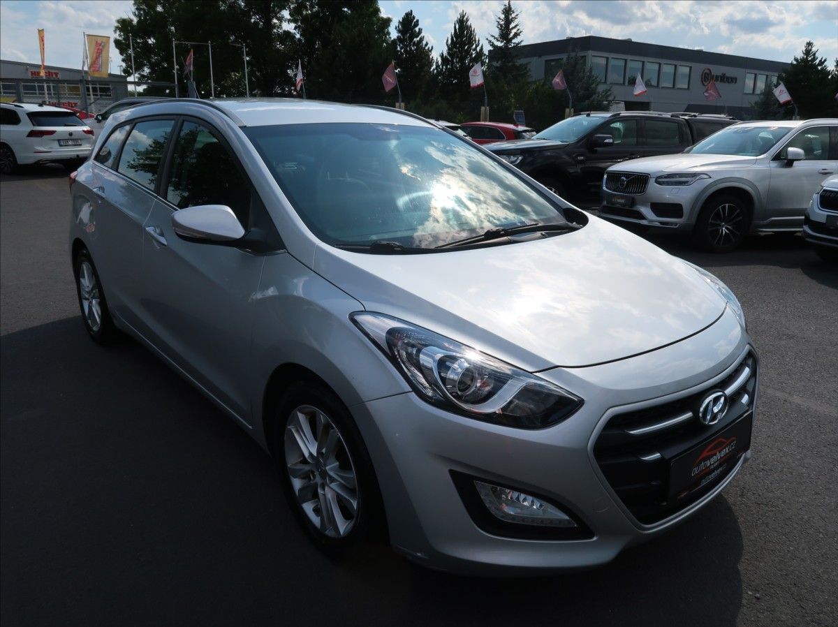 Hyundai i30, 1,6 GDi,99kW,NovéČR,Aut.klima - fotka 2