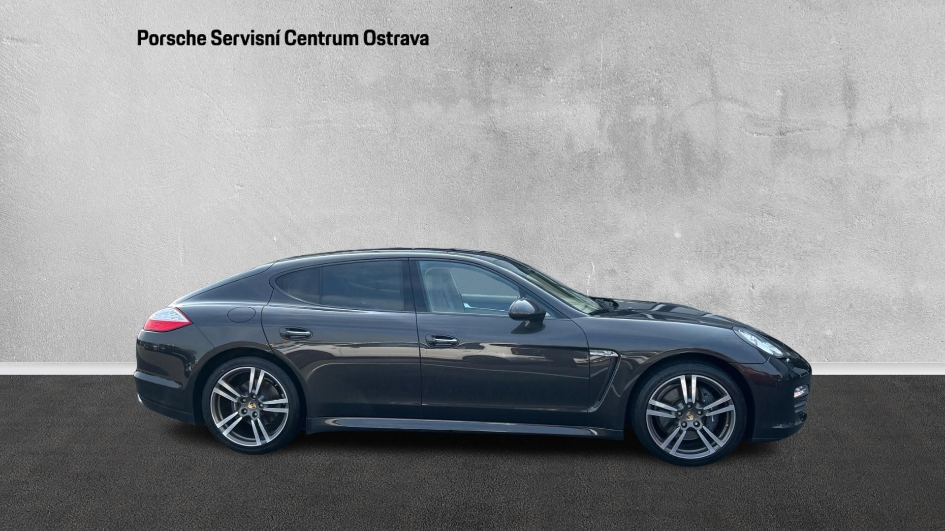 Porsche Panamera, Panamera 4 - fotka 5