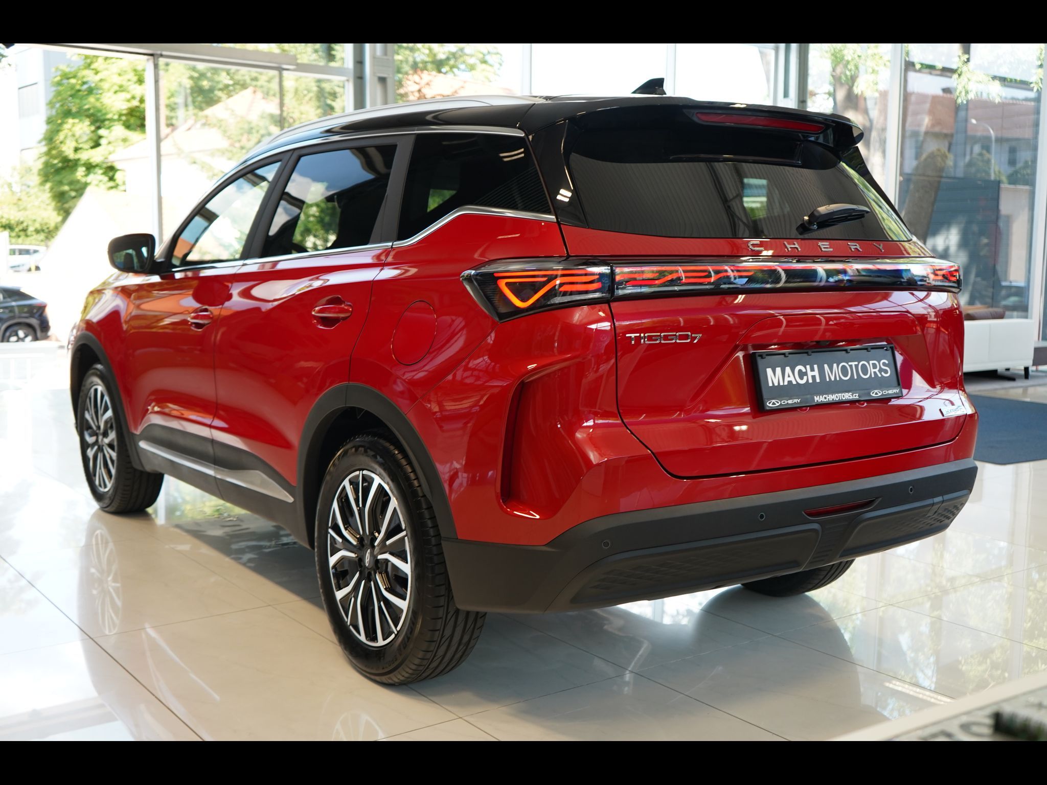 Chery Tiggo 7, UNIQUE 1.5 TGDI HEV - fotka 6