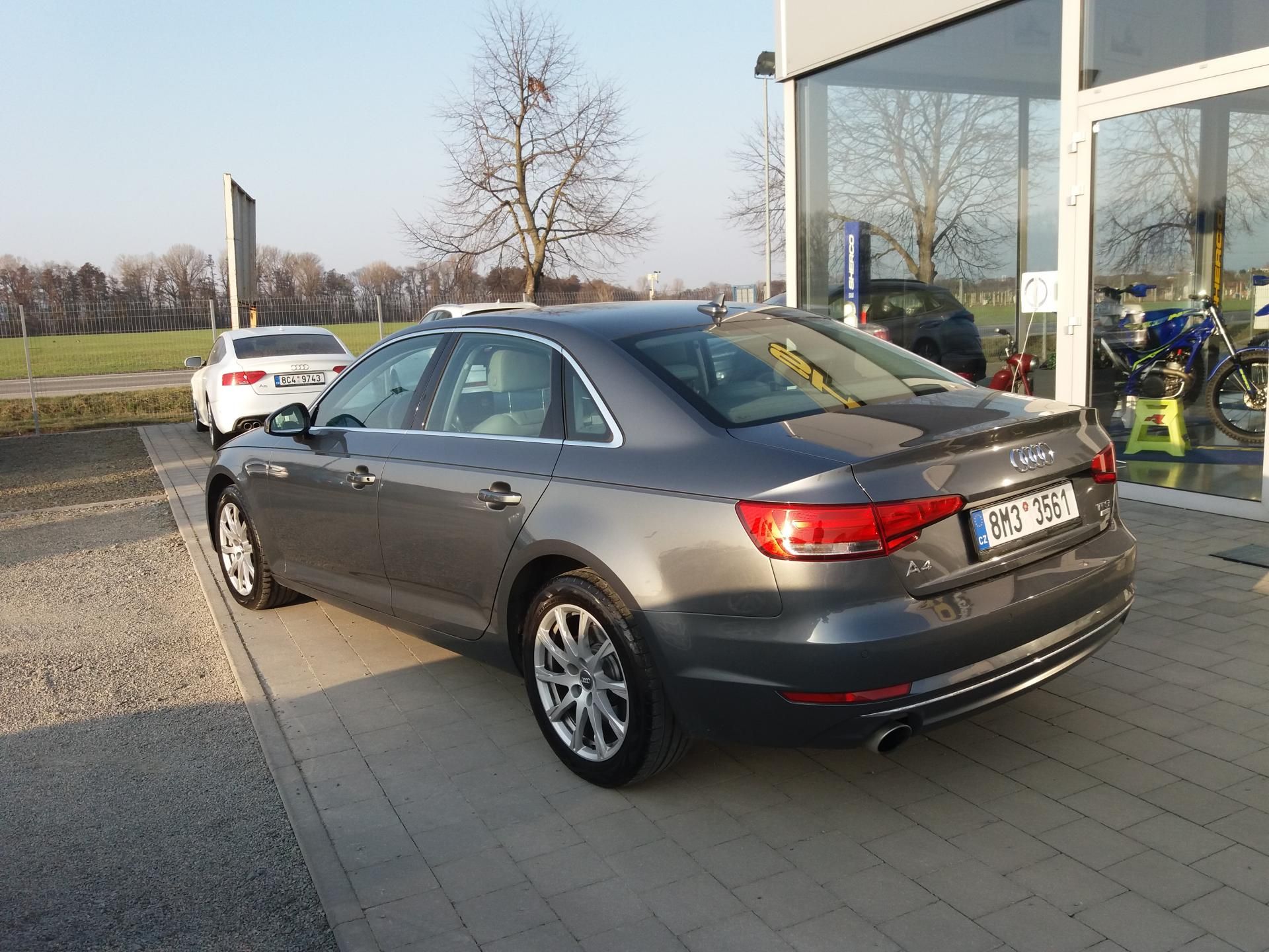 Audi A4, 2.0TFSI,140kW,103tIs-km!!! - fotka 6