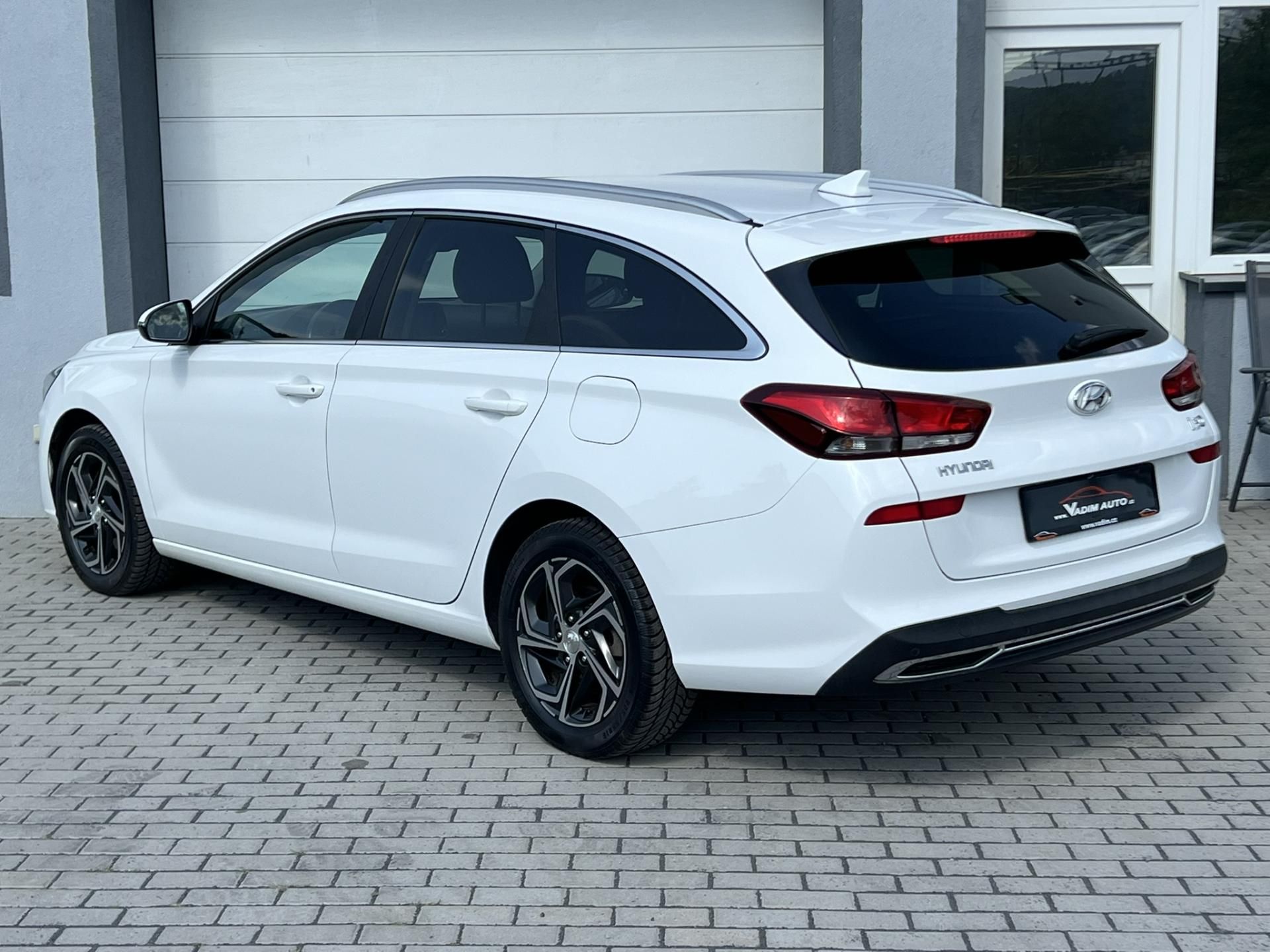 Hyundai i30, 1.6CRDi 85kW SMART 1.MAJITEL - fotka 3