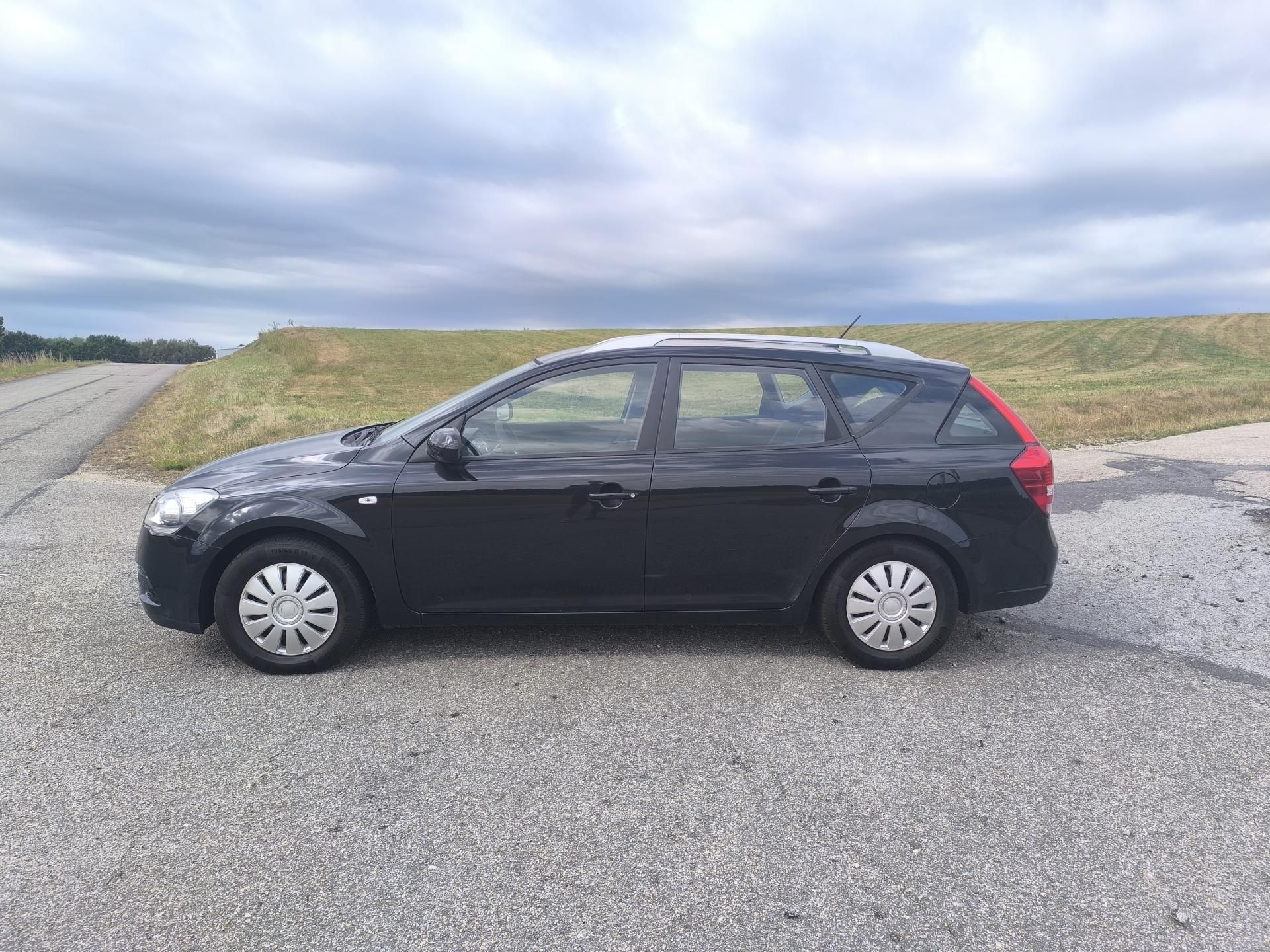 Kia Cee´d, 1.4 1.MAJITEL,SERVISNI KÍŽKA - fotka 4