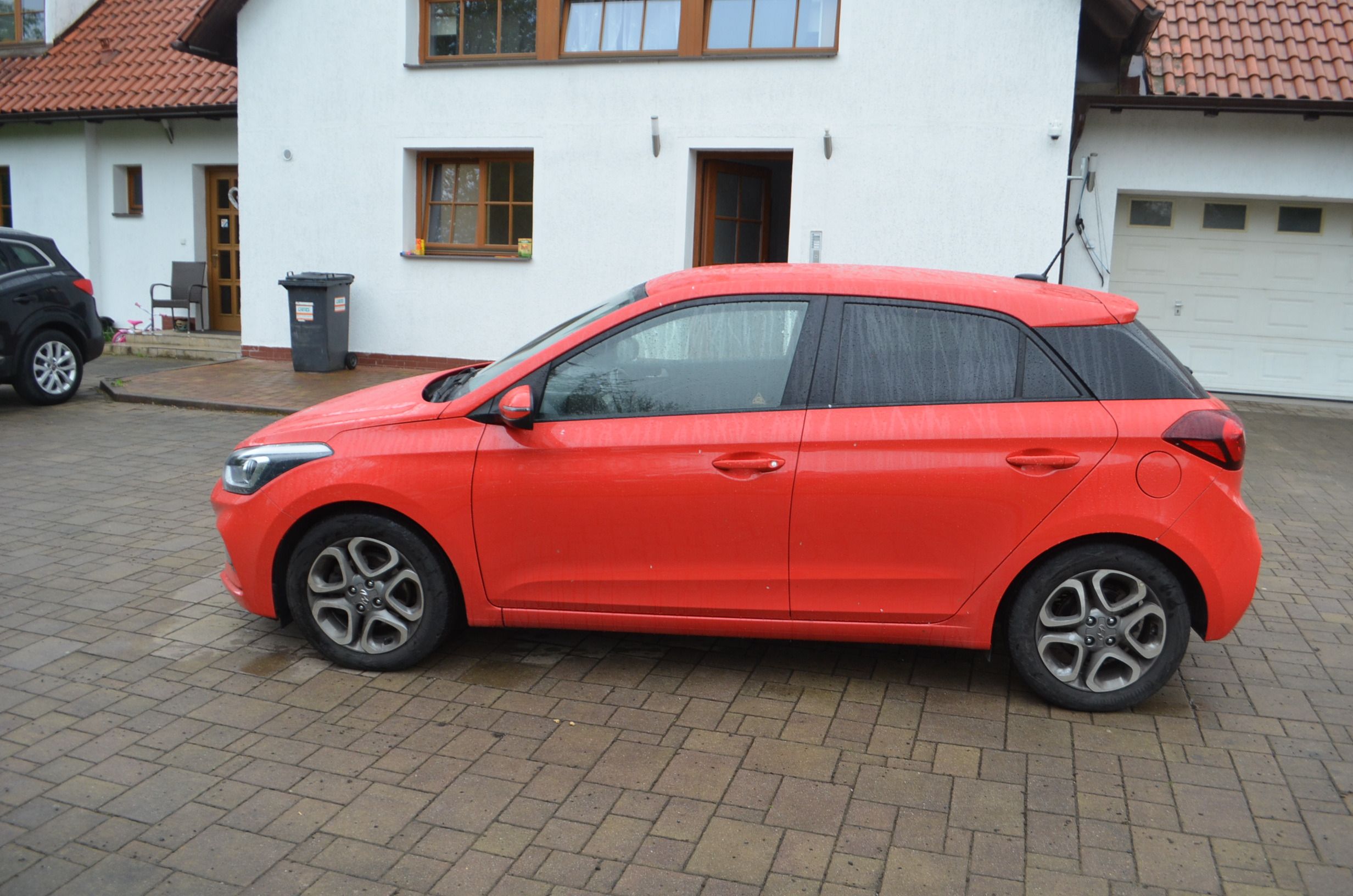 Hyundai i20, 1.0TGDI AUTOMAT TOP STAV!! - fotka 2