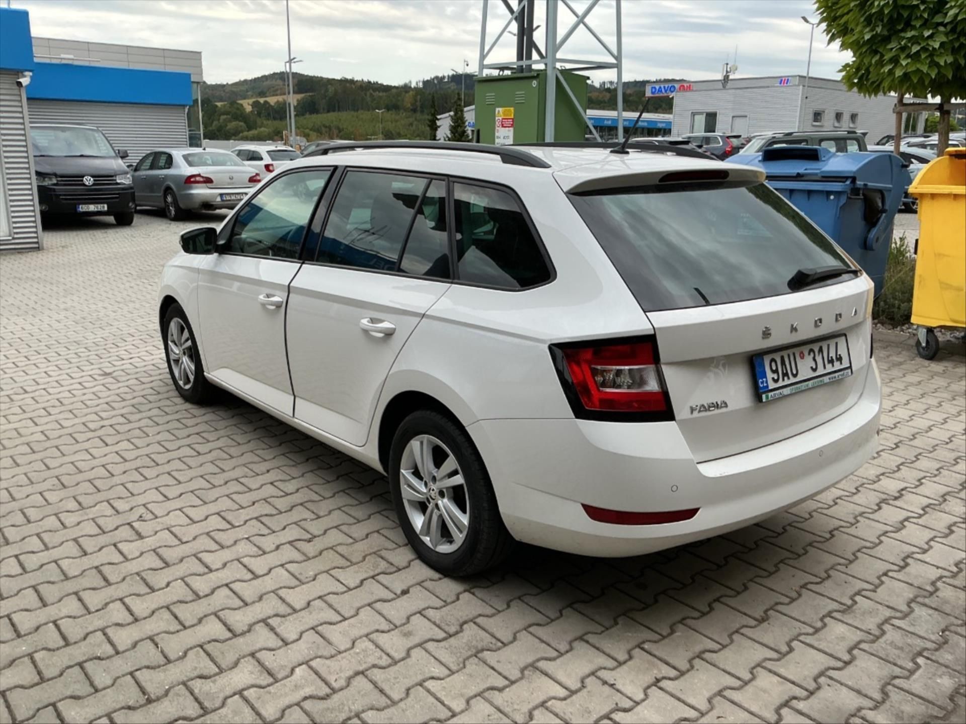 Škoda Fabia, 1,0 Aut.klima Tempomat - fotka 2