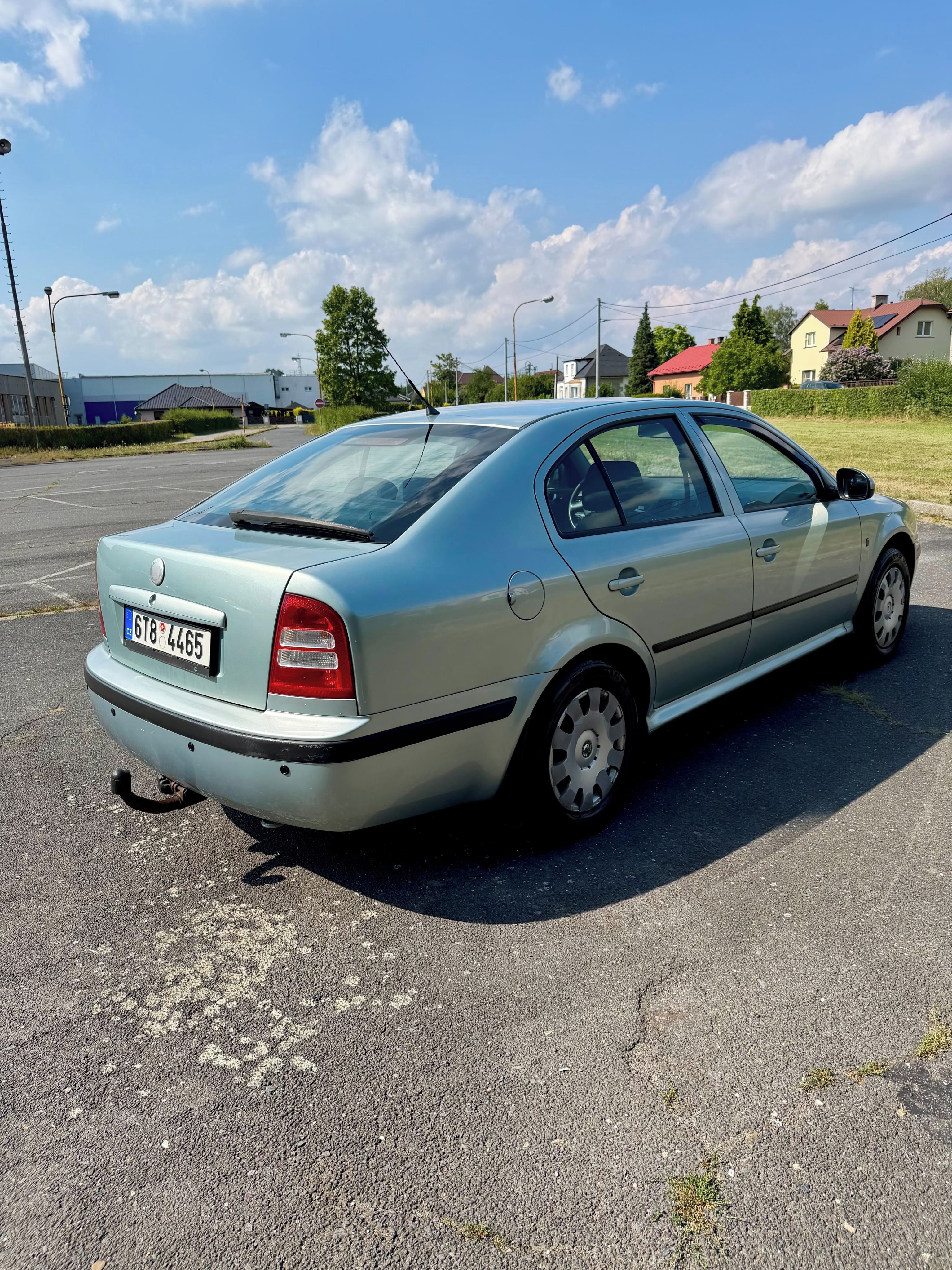 Škoda Octavia, 1.6 MPI Tour Trumf  1.majitel - fotka 3