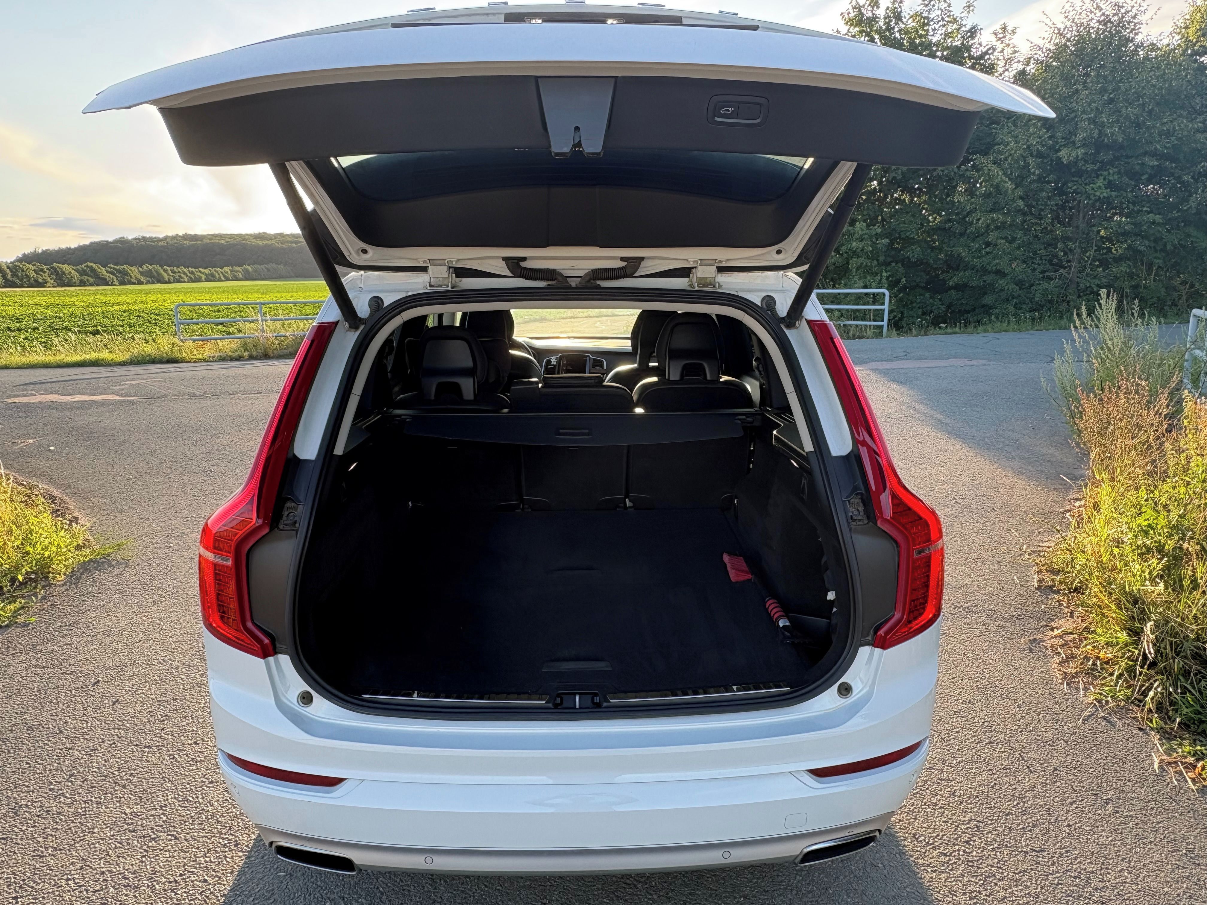 Volvo XC90, Volvo XC90, MOMENTUM, B5 AWD - fotka 5