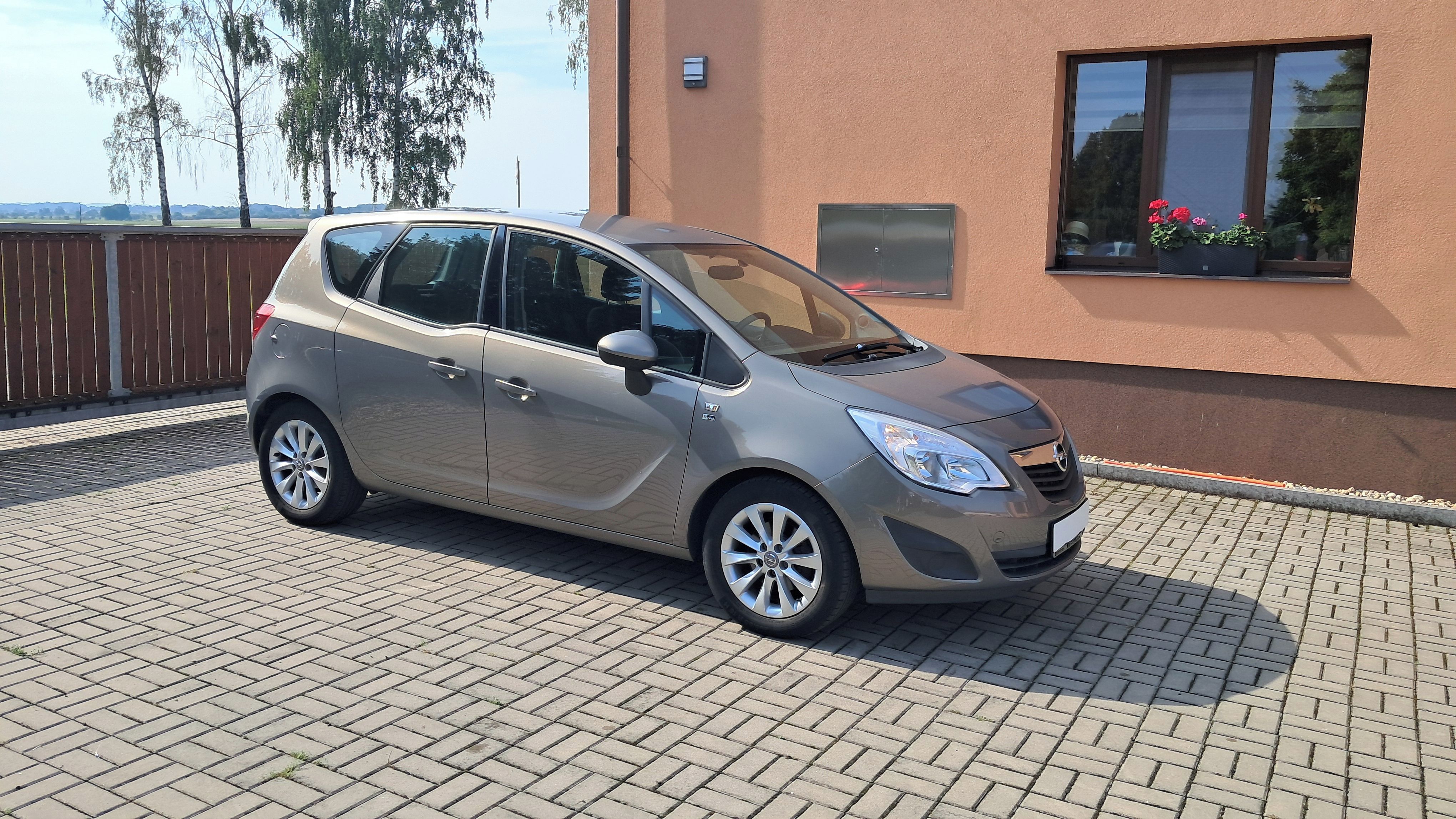 Opel Meriva, 1.4i / najeto 87 000 km ČR