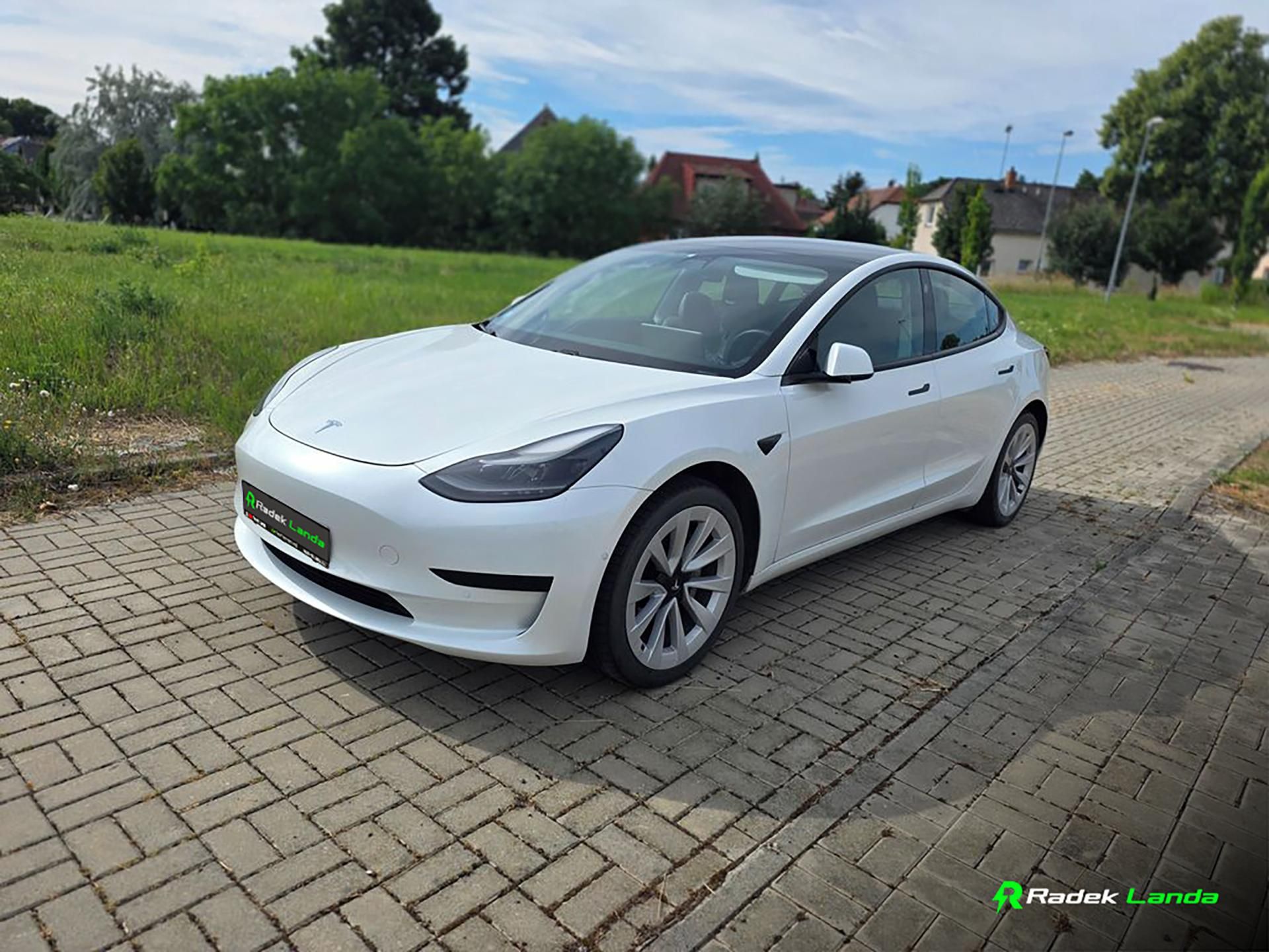 Tesla Model 3, SR+ Facelift, Tažné, DPH