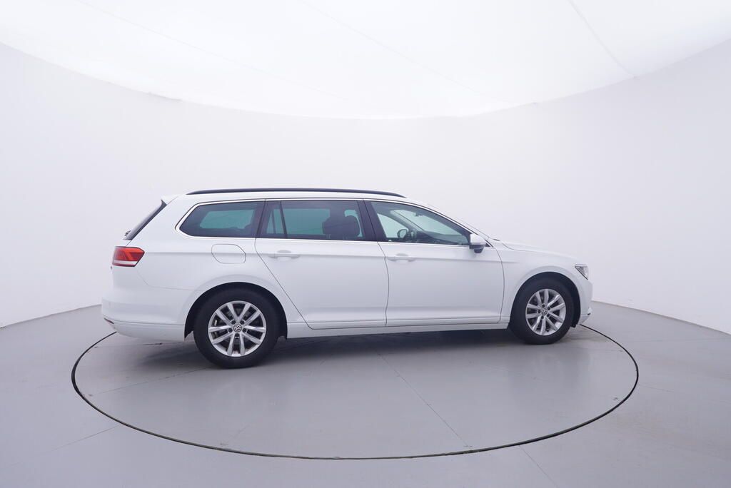 Volkswagen Passat, 2.0 TDI 110 kW - fotka 6