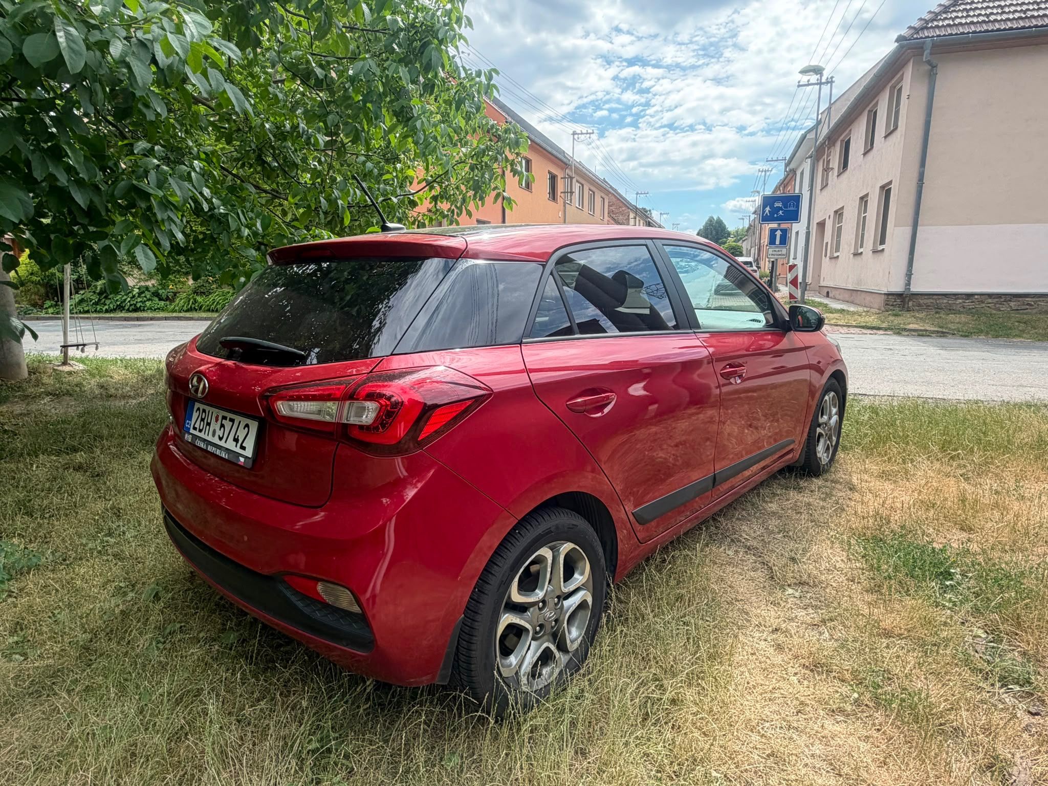 Hyundai i20, 1.4 automat pravidelný servis - fotka 4