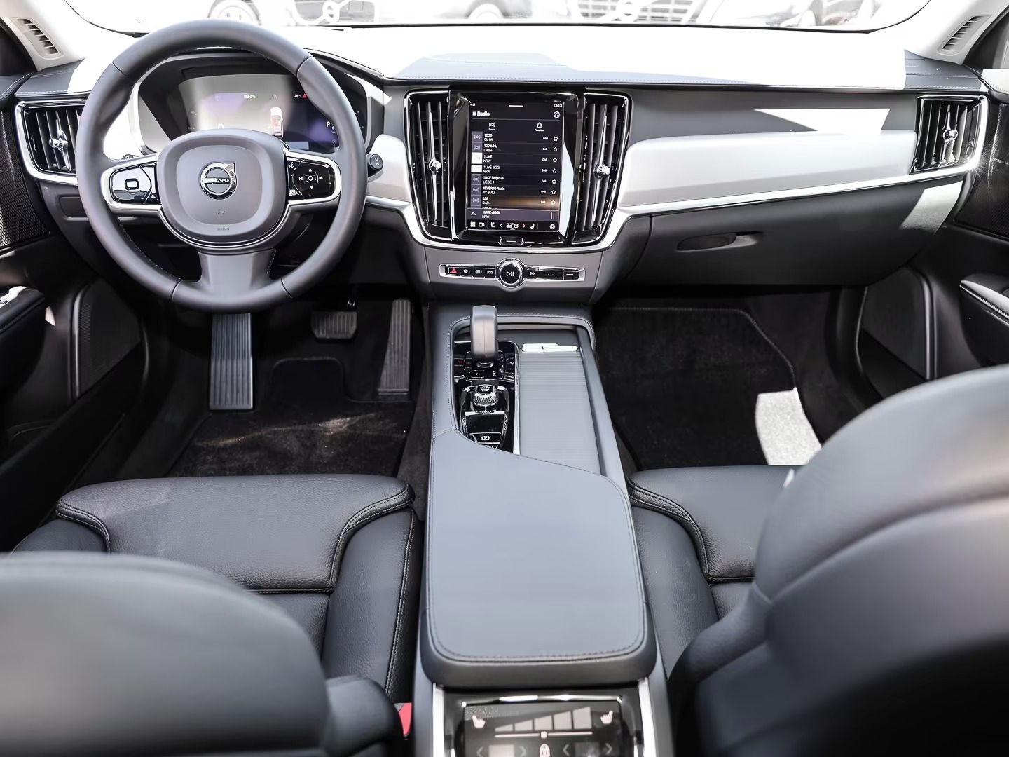 Volvo V90, B4 2.0 Diesel Ultimate Dark - fotka 3