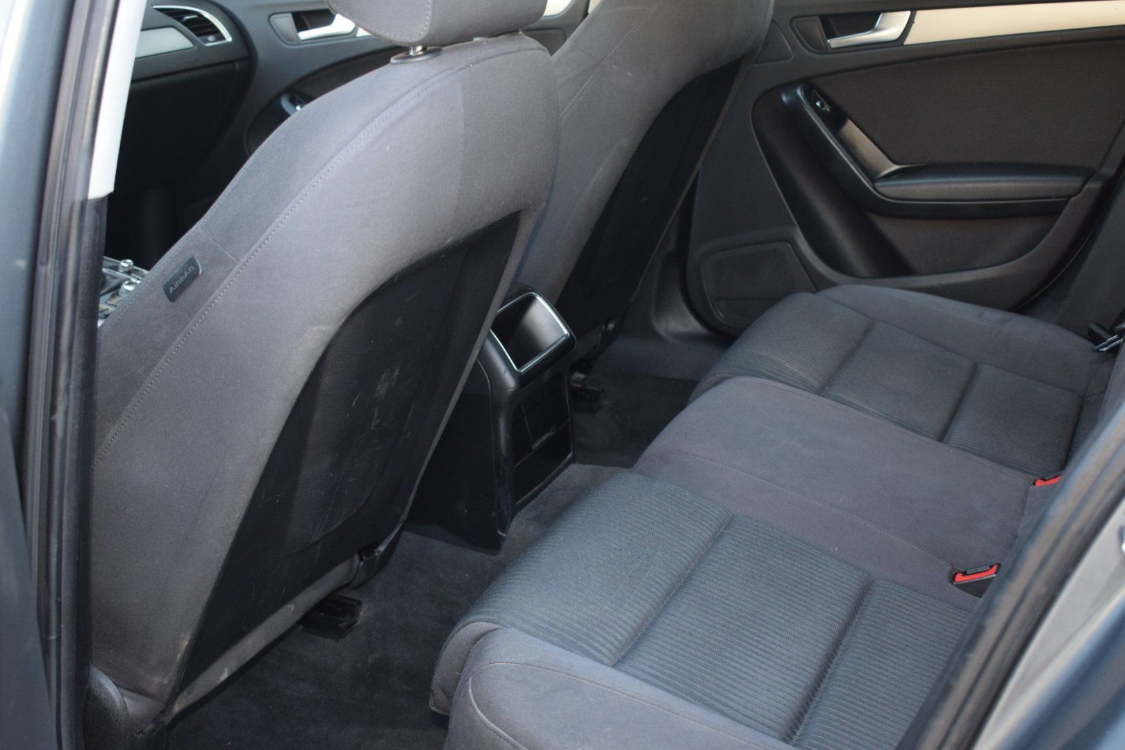 Audi A4 Avant, dálniční KM, dobrý stav - fotka 6