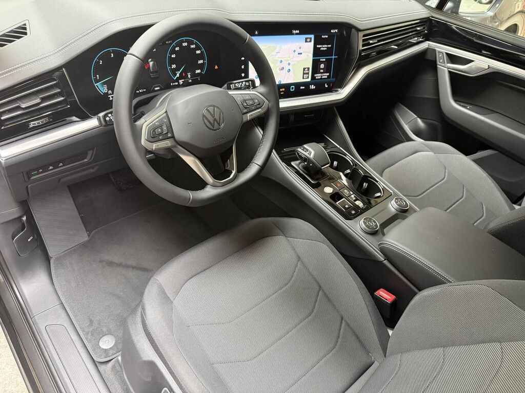 Volkswagen Touareg, V6 3,0 TDi 210 kW People - fotka 6