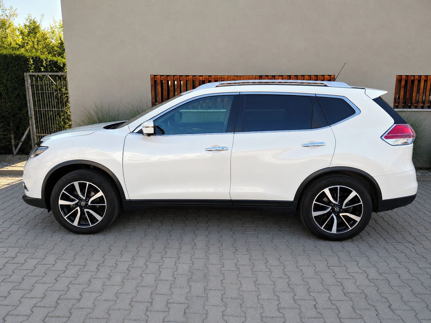 Nissan X-Trail, 1.6 dCi 4x4 96 kW 1.Majitel ČR - fotka 5