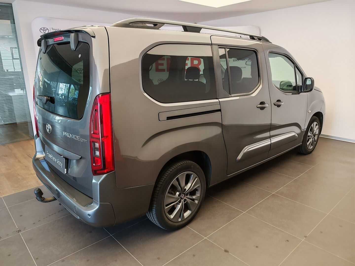 Toyota Proace City, 1.2T 110k  Family - fotka 4