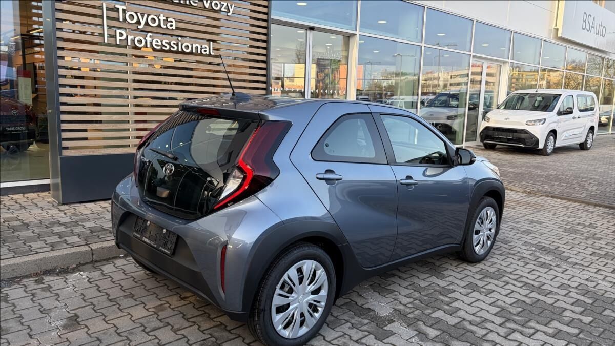 Toyota Aygo, 1,5 Active - fotka 5