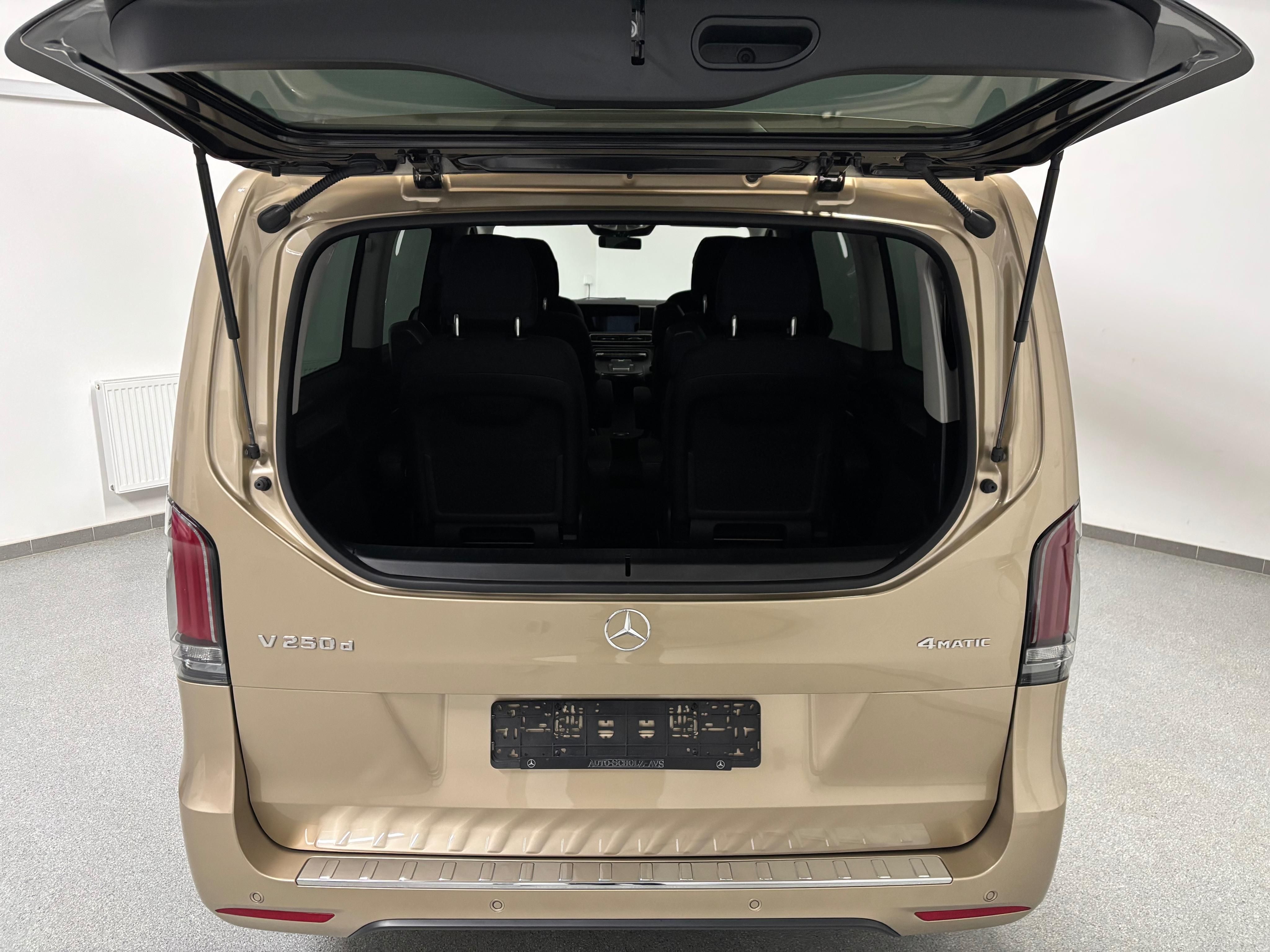 Mercedes-Benz Třídy V, V250d 4M *AMG*Long*Style Plus* - fotka 6