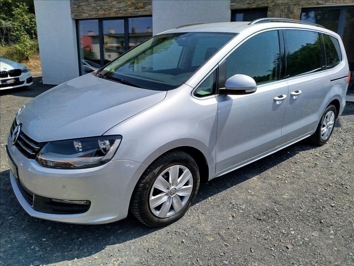 Volkswagen Sharan, 2,0 TDi 103 kW, 7-MÍST - fotka 2