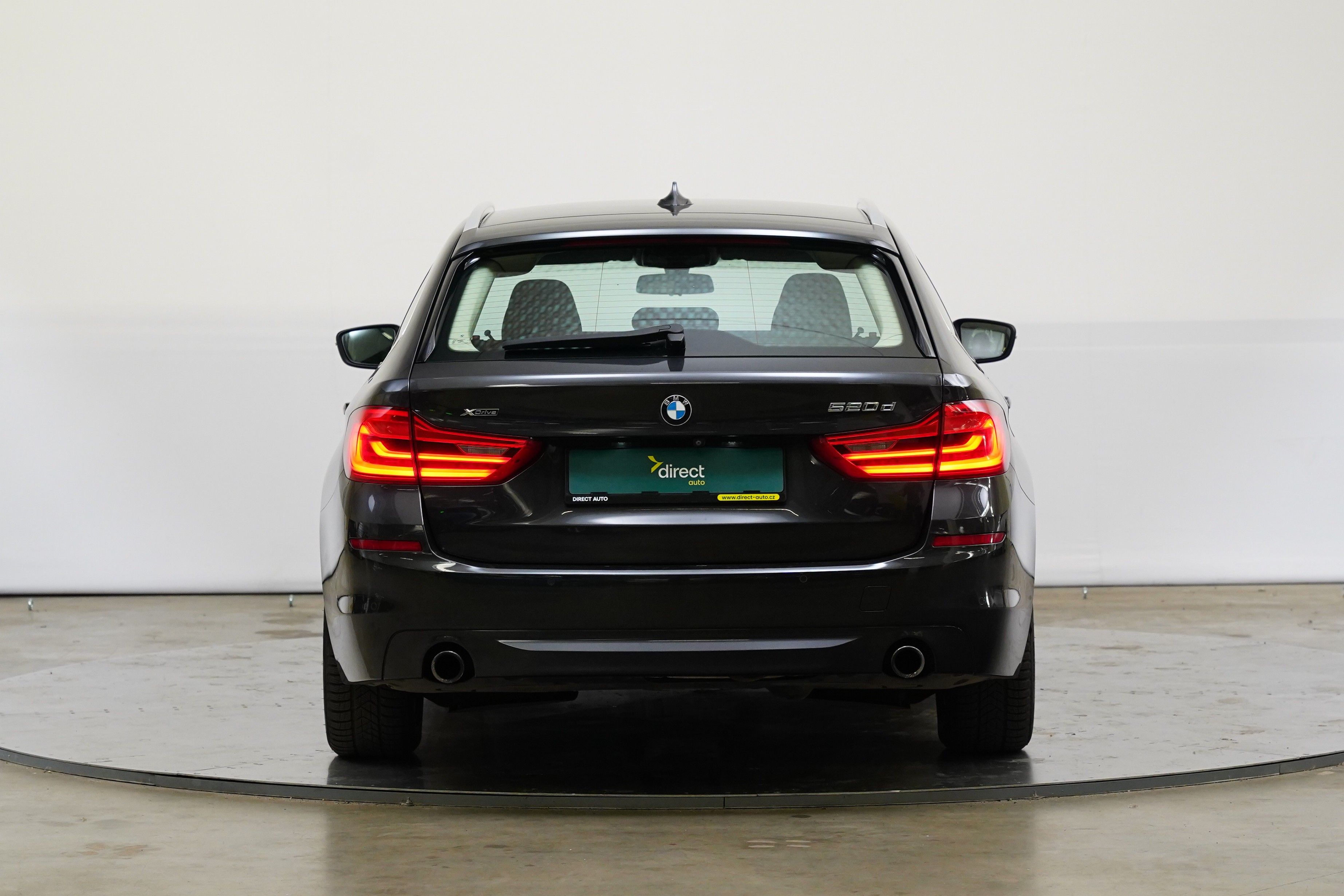 BMW Řada 5, 520d xDrive 140 kW - fotka 6