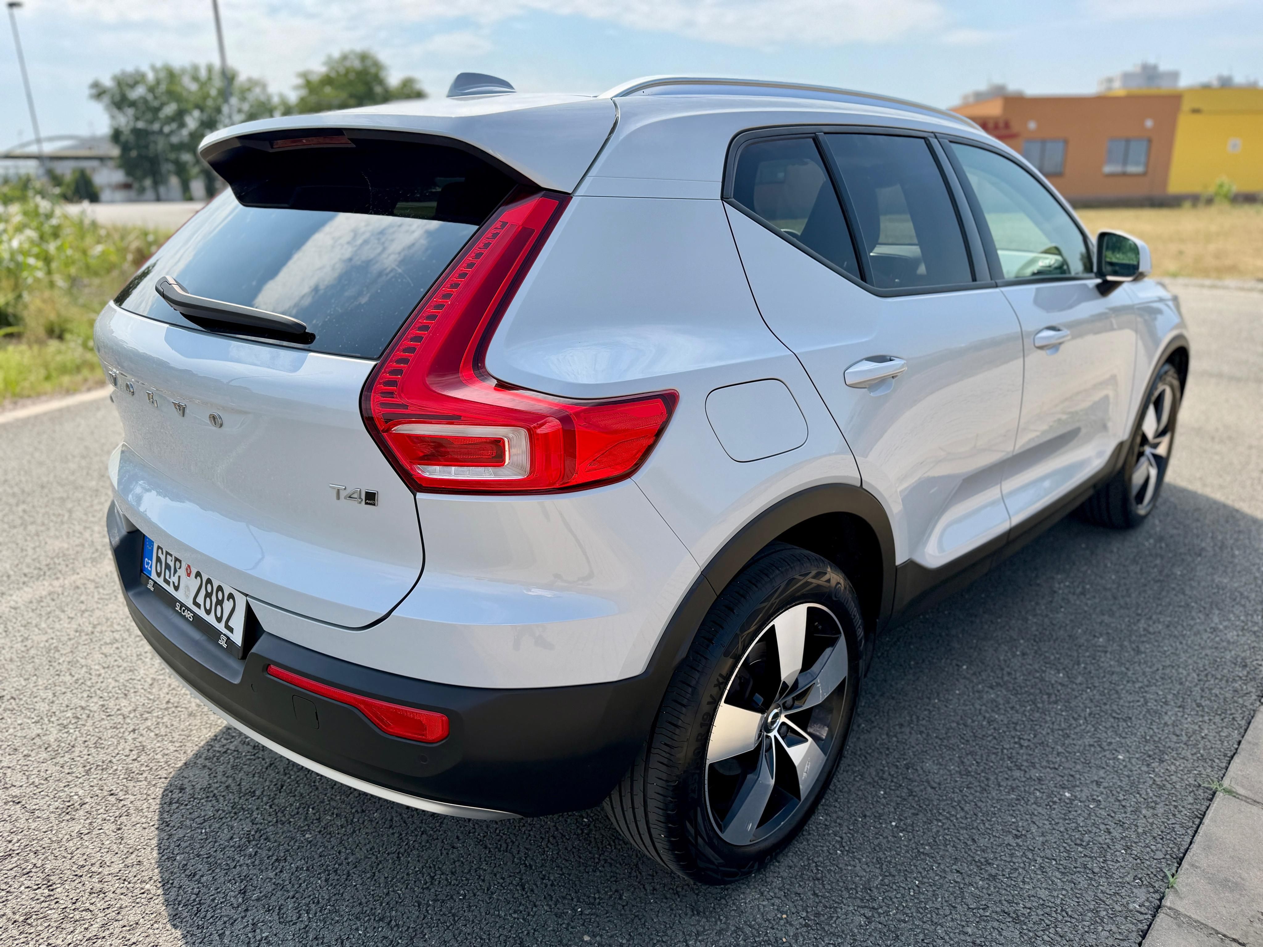 Volvo XC40, 2.0 T4 4X4 360K KŮŽE ČR DPH! - fotka 5
