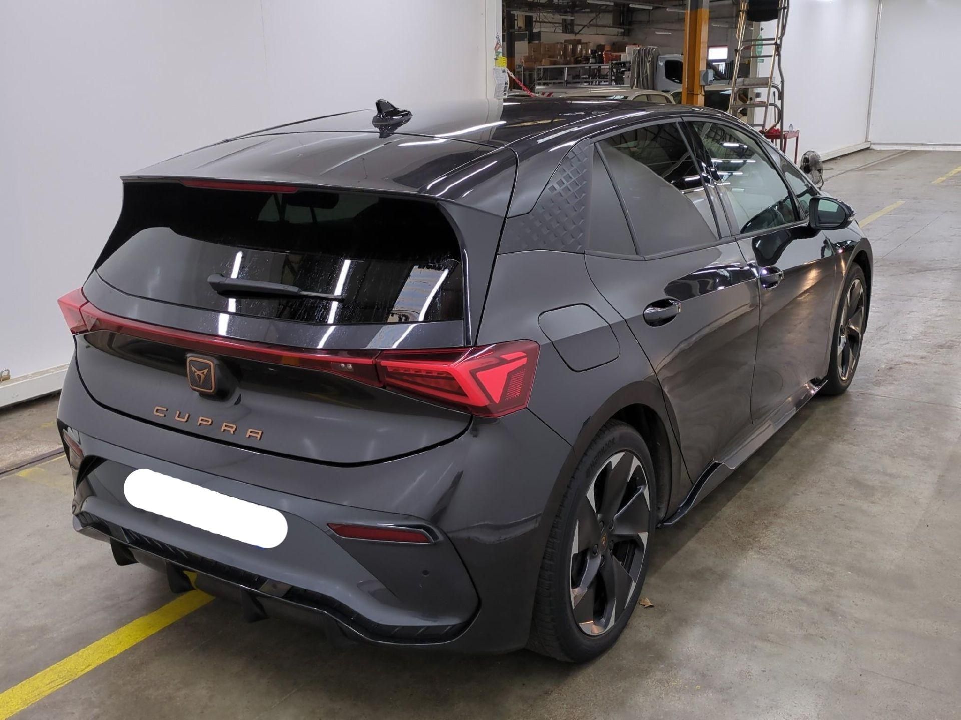 Cupra Born, XL-BAT SOH-96,1% PŘIPRAVUJEME - fotka 4