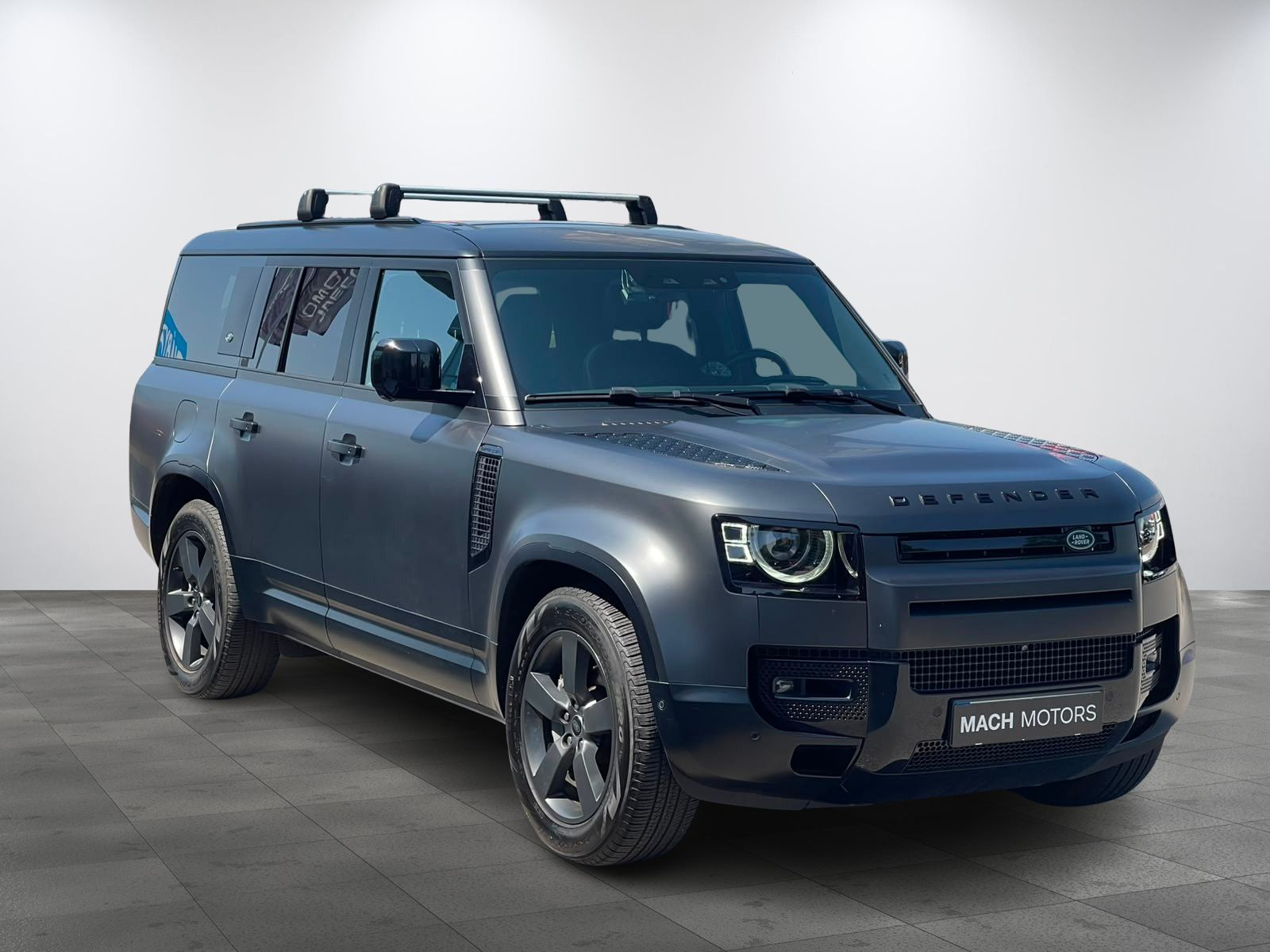 Land Rover Defender, SE 400 130 V6 Benzín, PANO, TZ - fotka 2