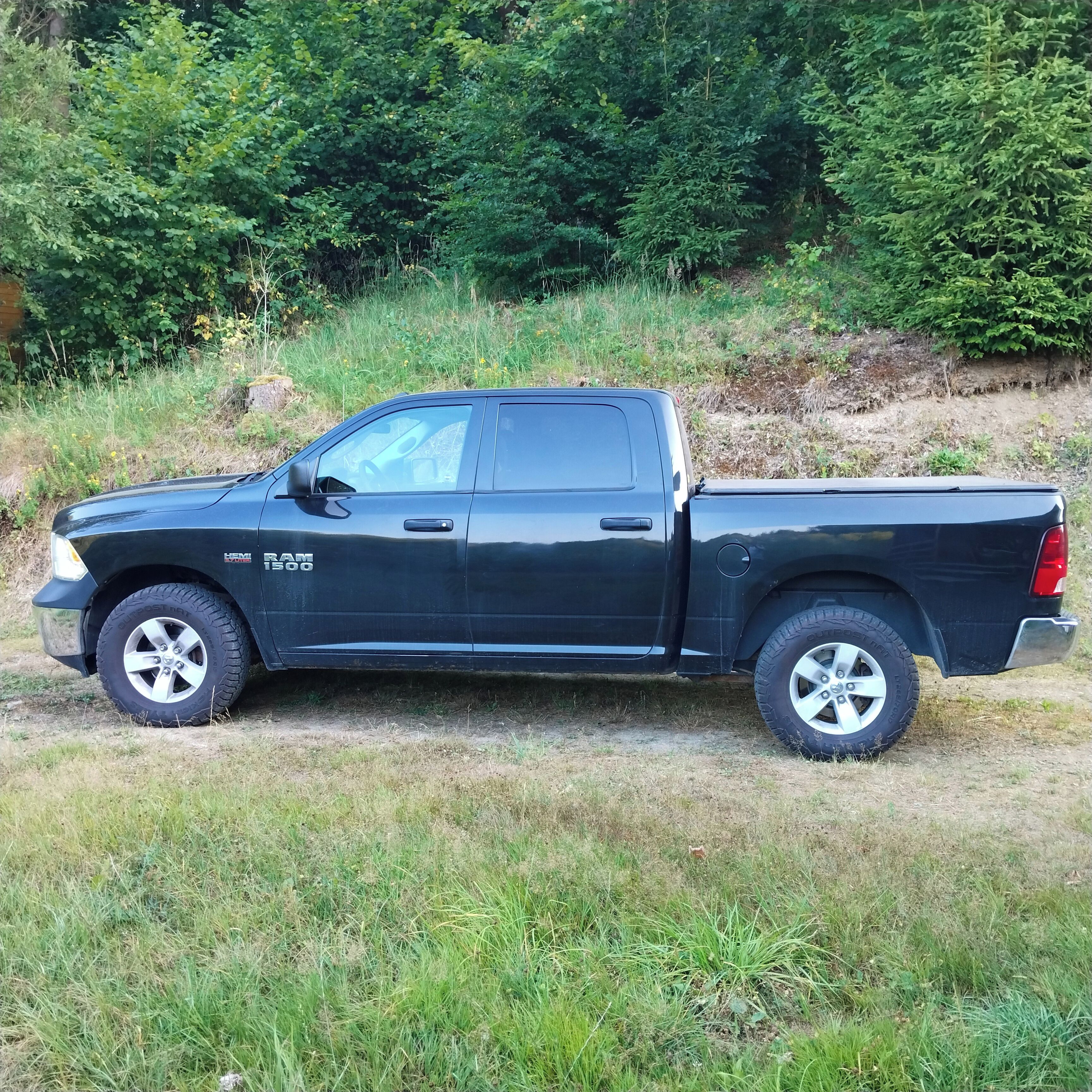 Dodge Ram 1500, 5.7 HEMI, 6 SEDADEL, 4X4 - fotka 3