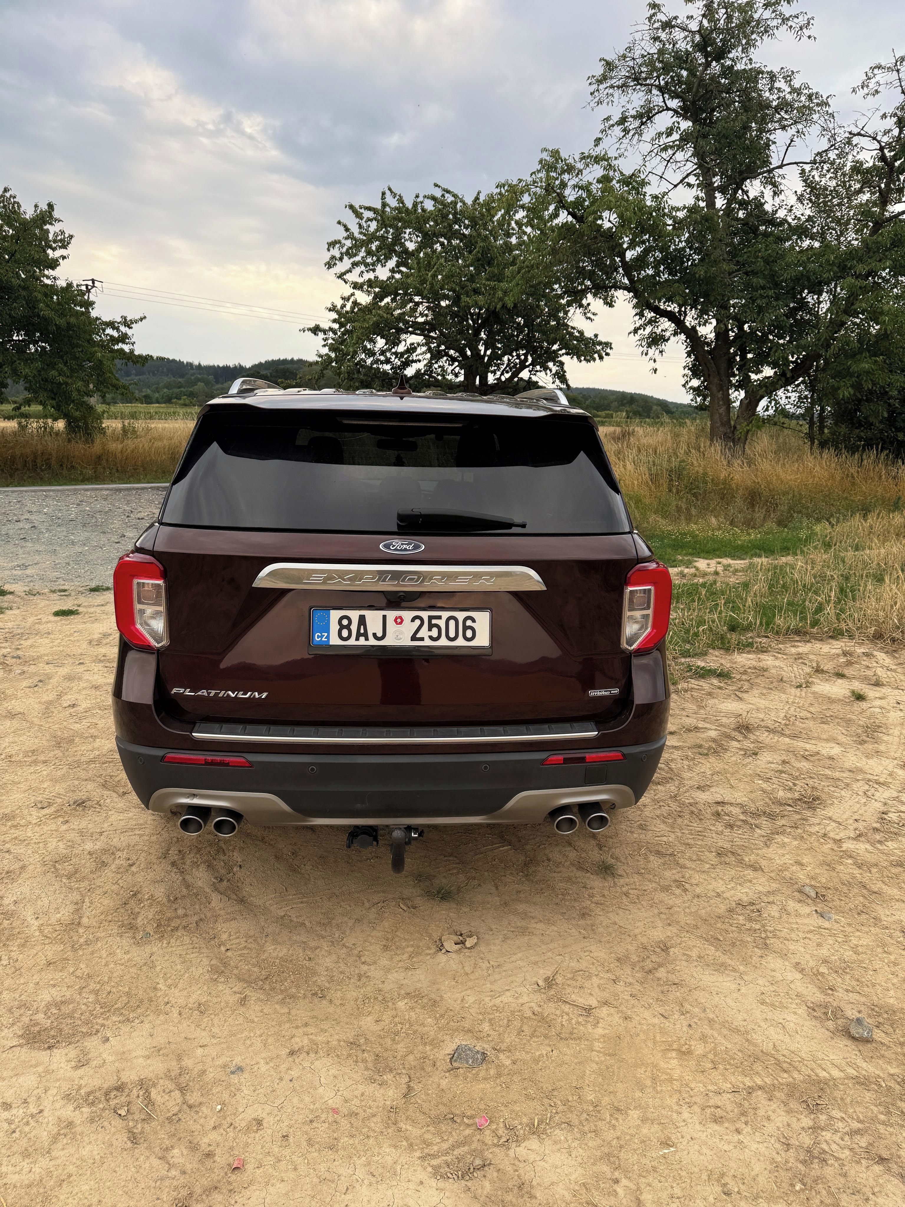 Ford Explorer, 3.0 V6 Hybrid 336KW 4x4 SUV - fotka 5