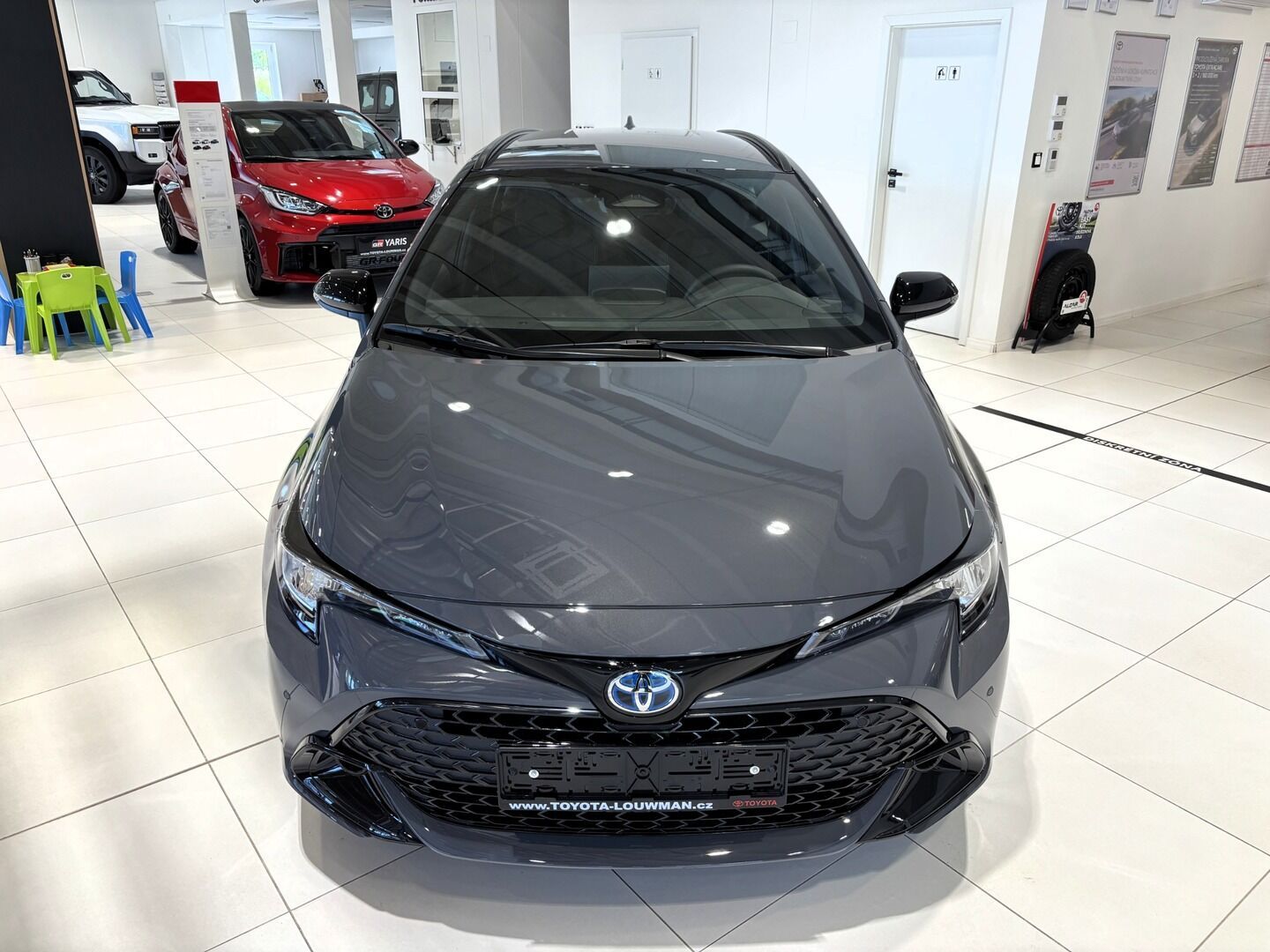 Toyota Corolla, 1,8   TS Comfort Tech HEV - fotka 2