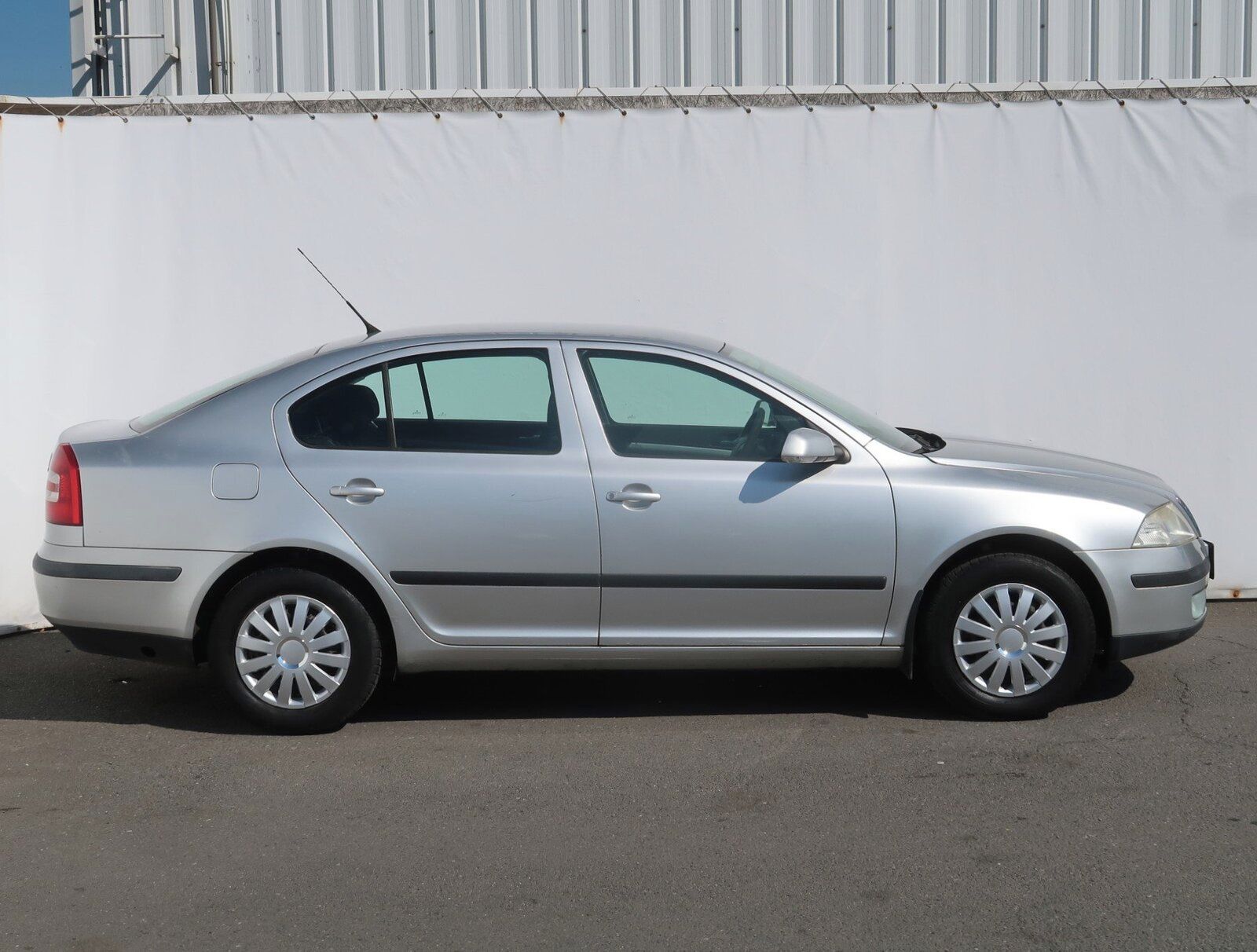 Škoda Octavia, 1.6, Ambiente, Klima - fotka 6