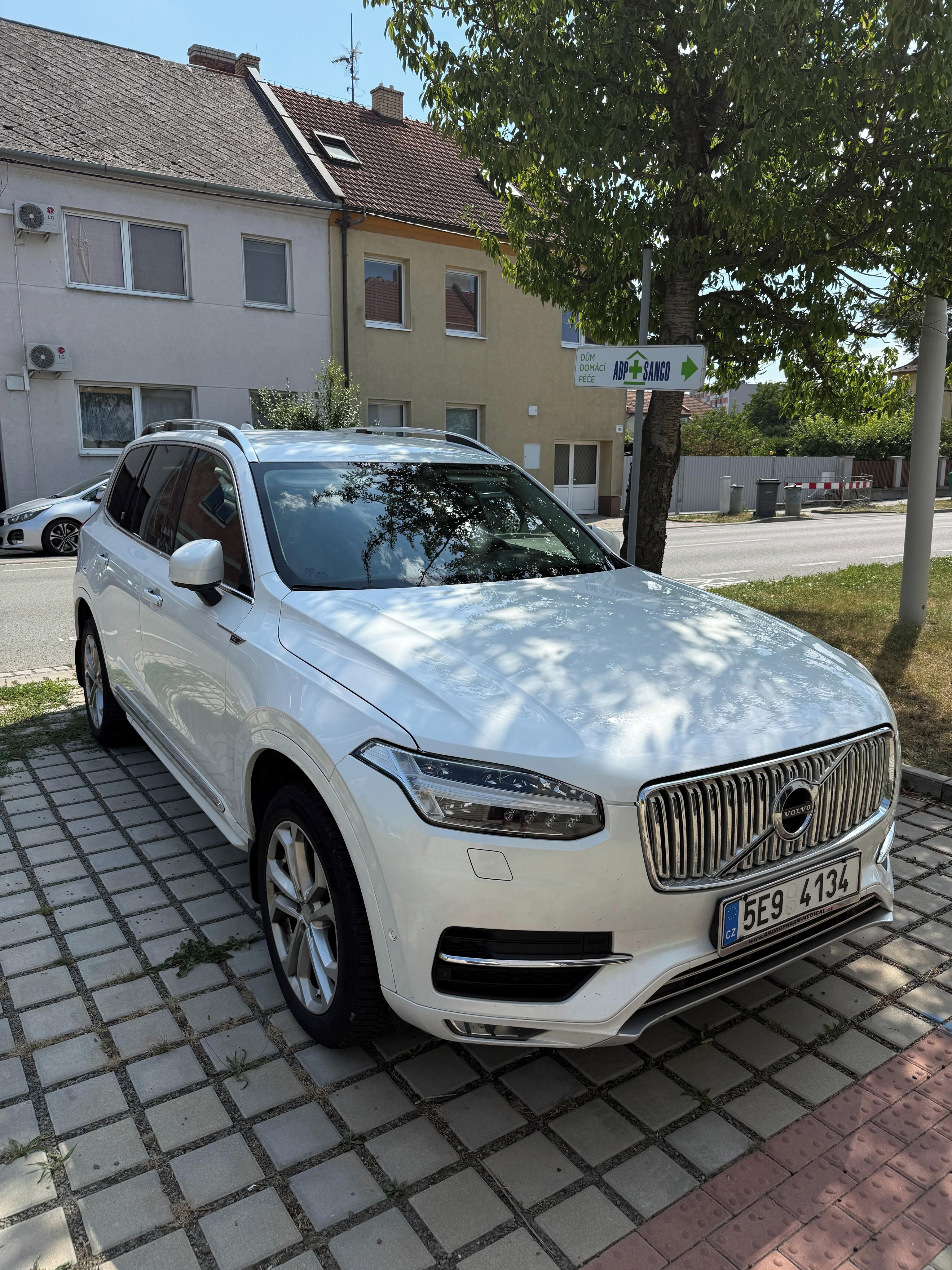 Volvo XC90, VOLVO XC90 D5 173KW MODEL 2017 - fotka 2