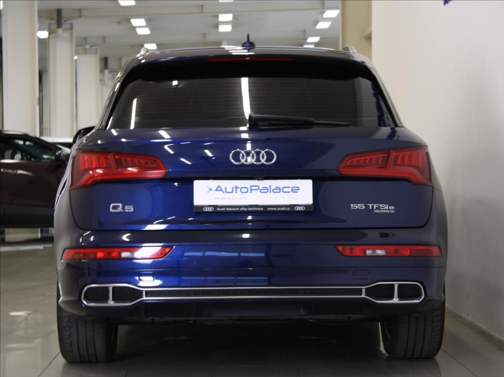 Audi Q5, 2,0 eTFSi 270kW S-Line Vzduch - fotka 4