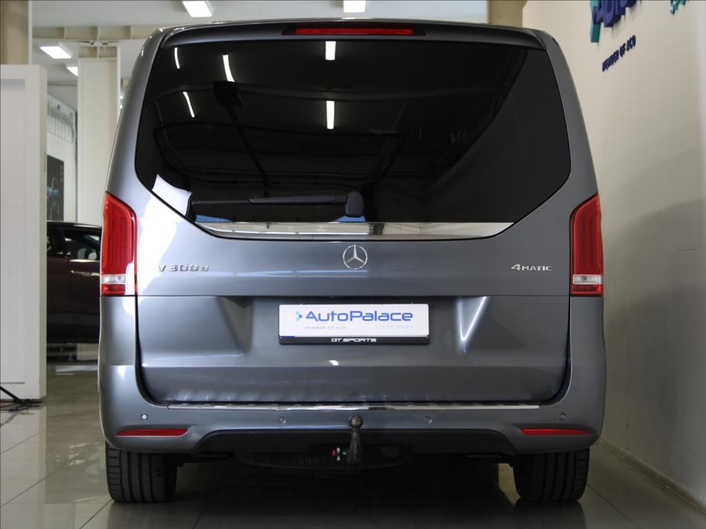 Mercedes-Benz Třídy V, 2,0 300d 4M AMG Long 6-míst - fotka 4