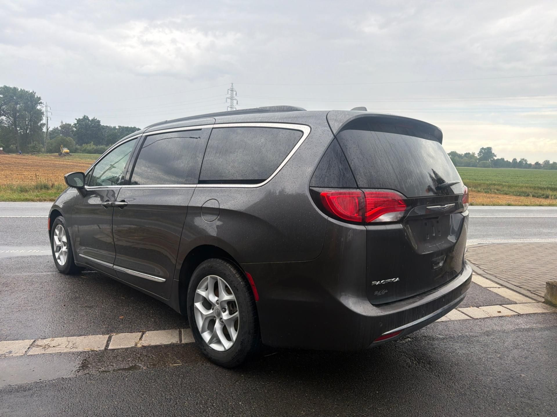 Chrysler Pacifica, 3,6 Pentastar Touring 8 míst 2 - fotka 3