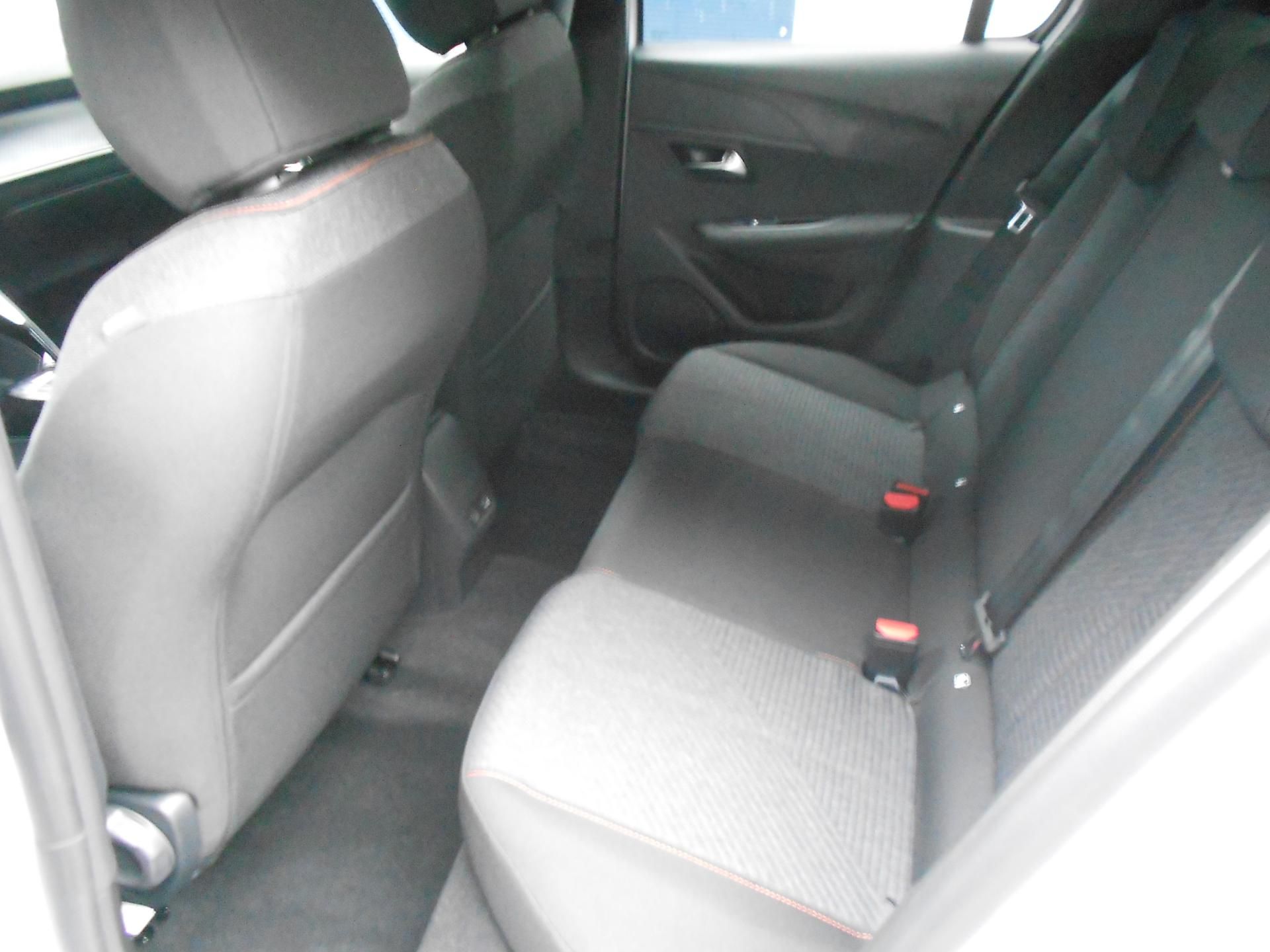 Peugeot 208, BUSINESS Hybrid 110 e-DCS6 - fotka 6