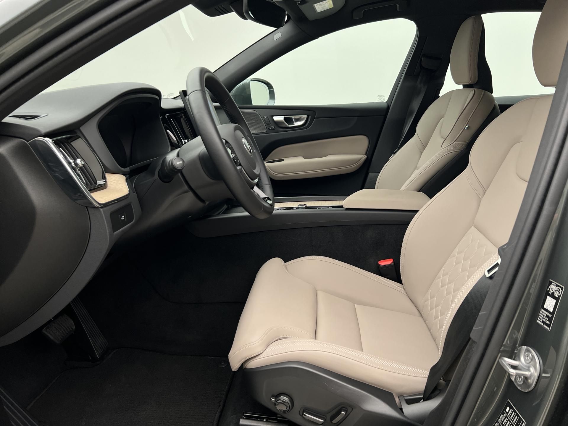 Volvo XC60, B5 AWD BRIGHT PLUS CZ 1. maj. - fotka 3