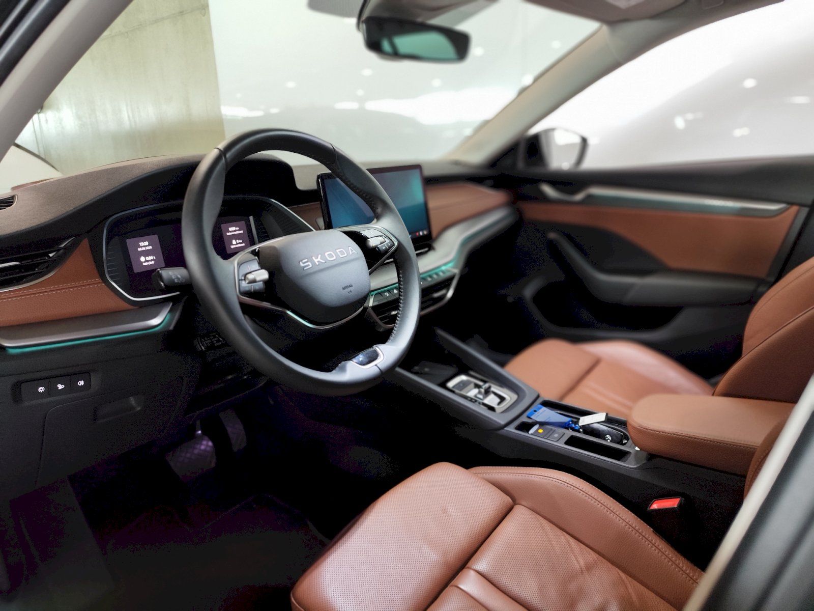 Škoda Octavia, OCTAVIA COMBI 4x4 EXCLUSIVE SE - fotka 6