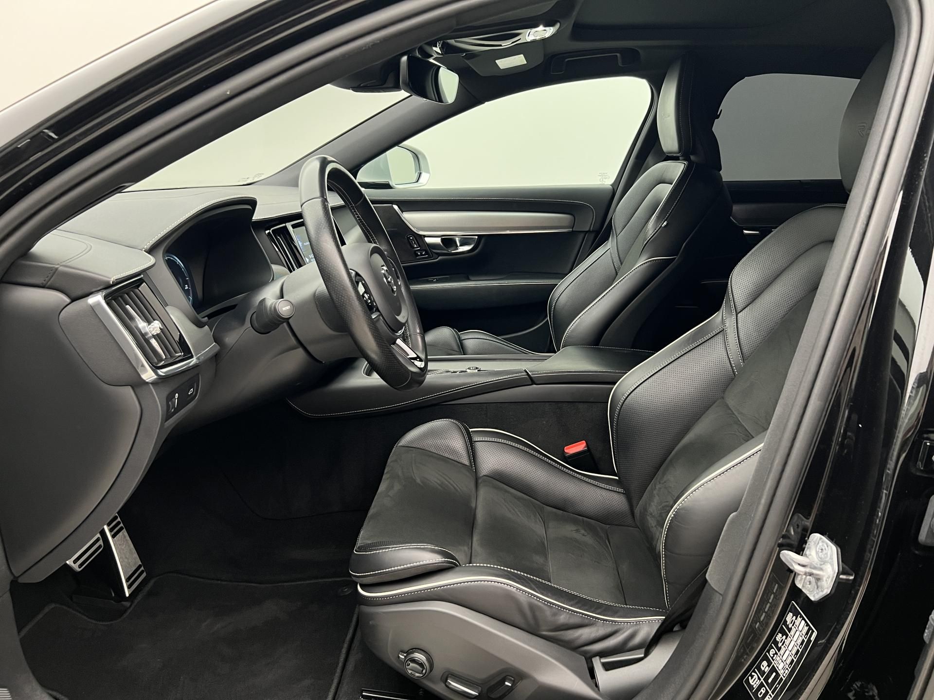 Volvo S90, D5 AWD R-DESIGN AUT - fotka 2