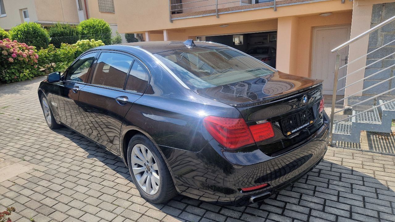 BMW Řada 7, 750 iL - fotka 3