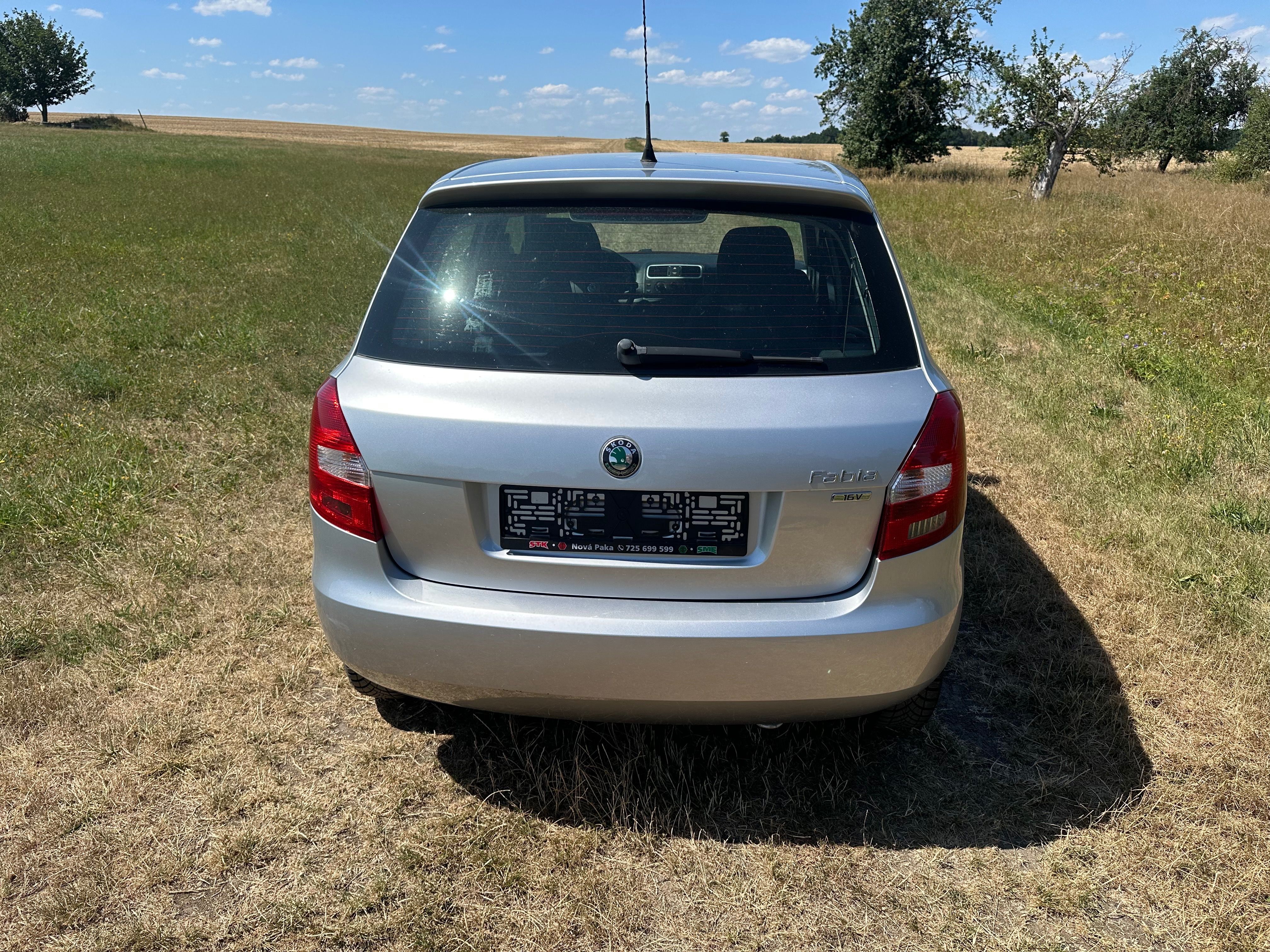 Škoda Fabia, 1.4-16v - fotka 5