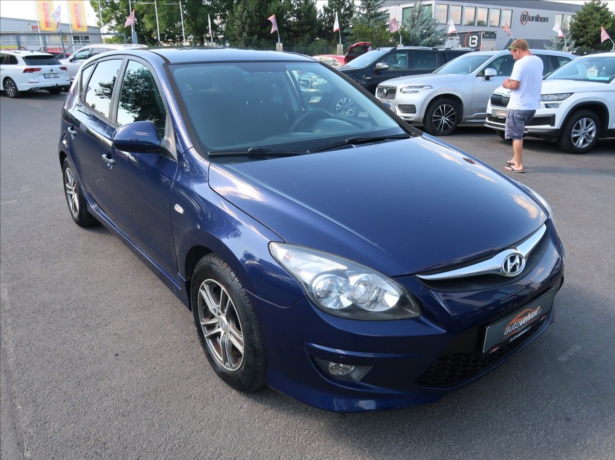 Hyundai i30, 1,4 CVVT,80kW,1majČR,Klima - fotka 2