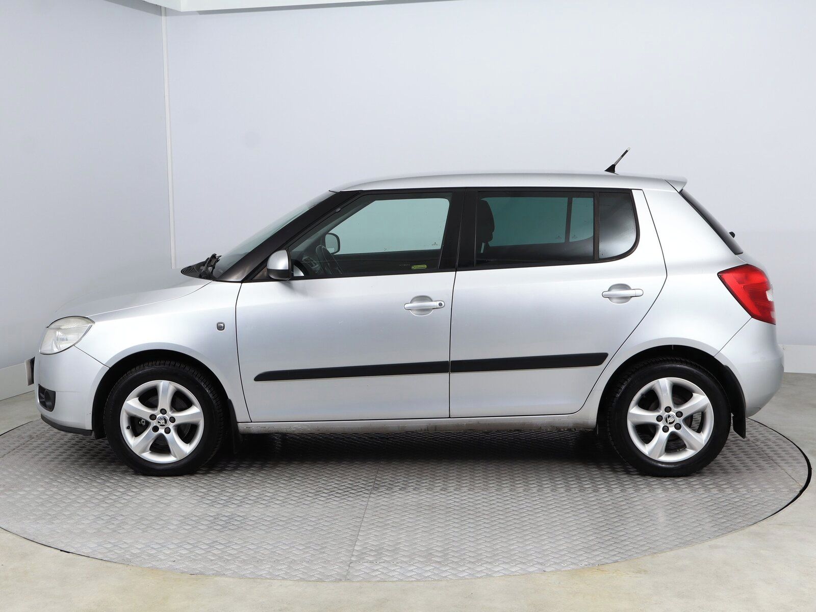 Škoda Fabia, 1.2 12V, po STK, jezdí výborně - fotka 3