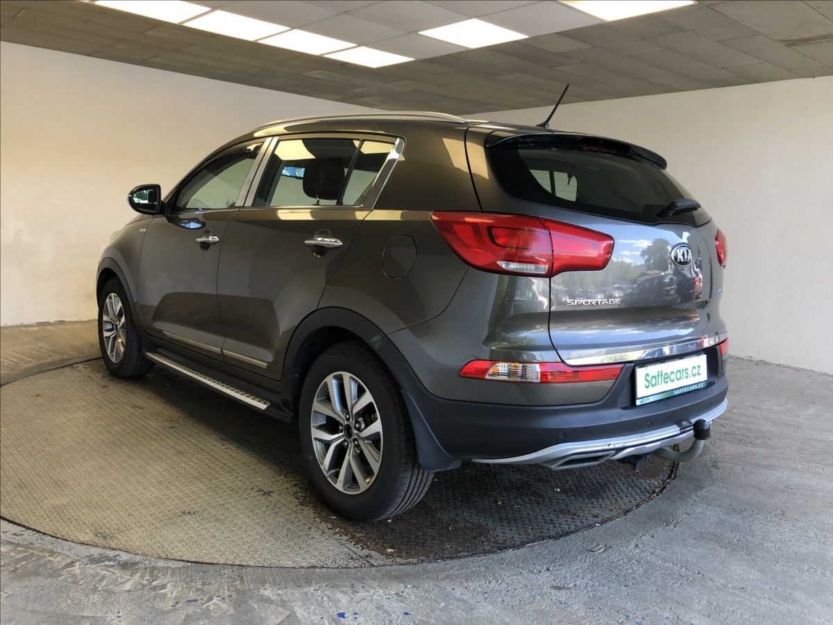 Kia Sportage, 2,0 CRDI 4X4 - fotka 5