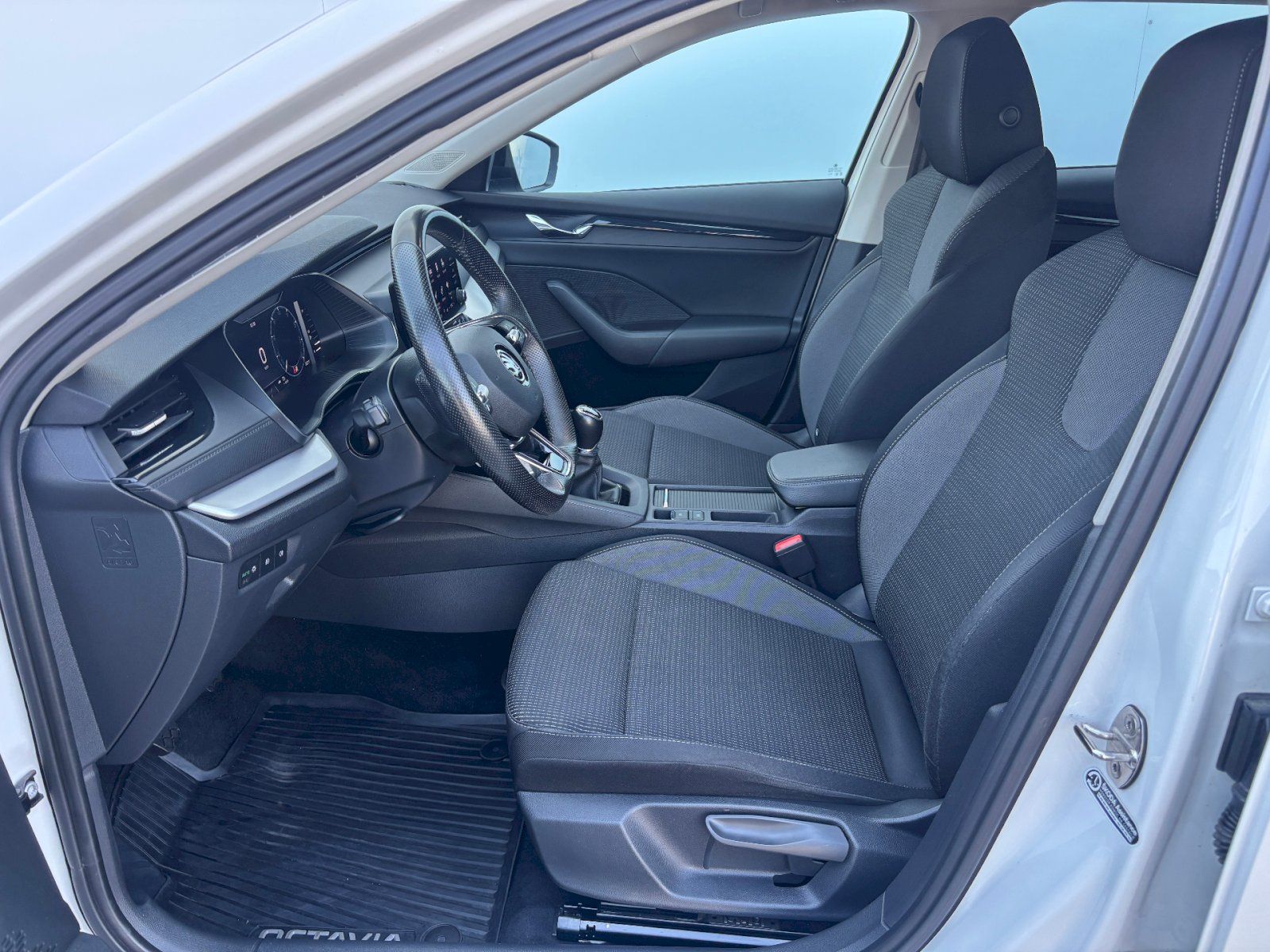 Škoda Octavia, 2.0 TDI 85kW Ambition Plus Nez - fotka 5