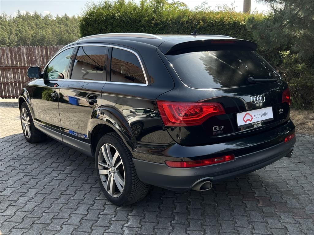 Audi Q7, 3,0 TDi QUATTRO 7-MÍST - fotka 3