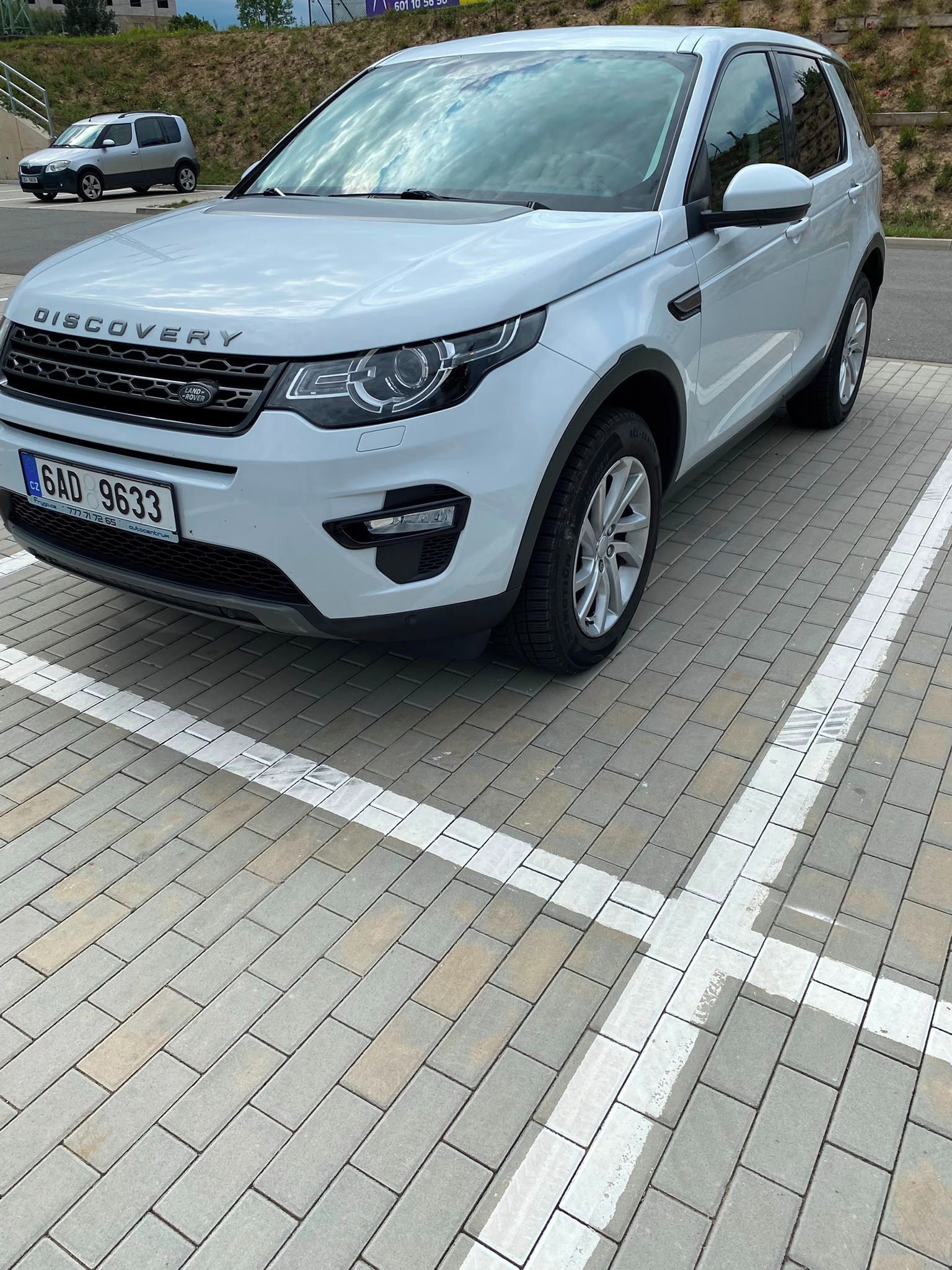 Land Rover Discovery Sport, 2,0 TD4 NOVÉ V ČR,NAVI,4x4 - fotka 2
