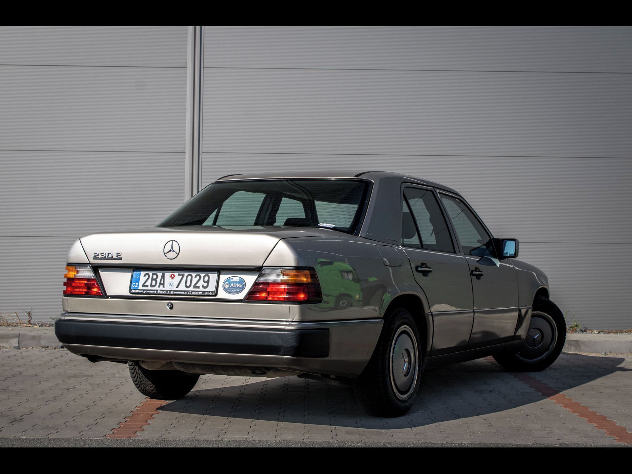 Mercedes-Benz Třídy E, 124 C - fotka 5