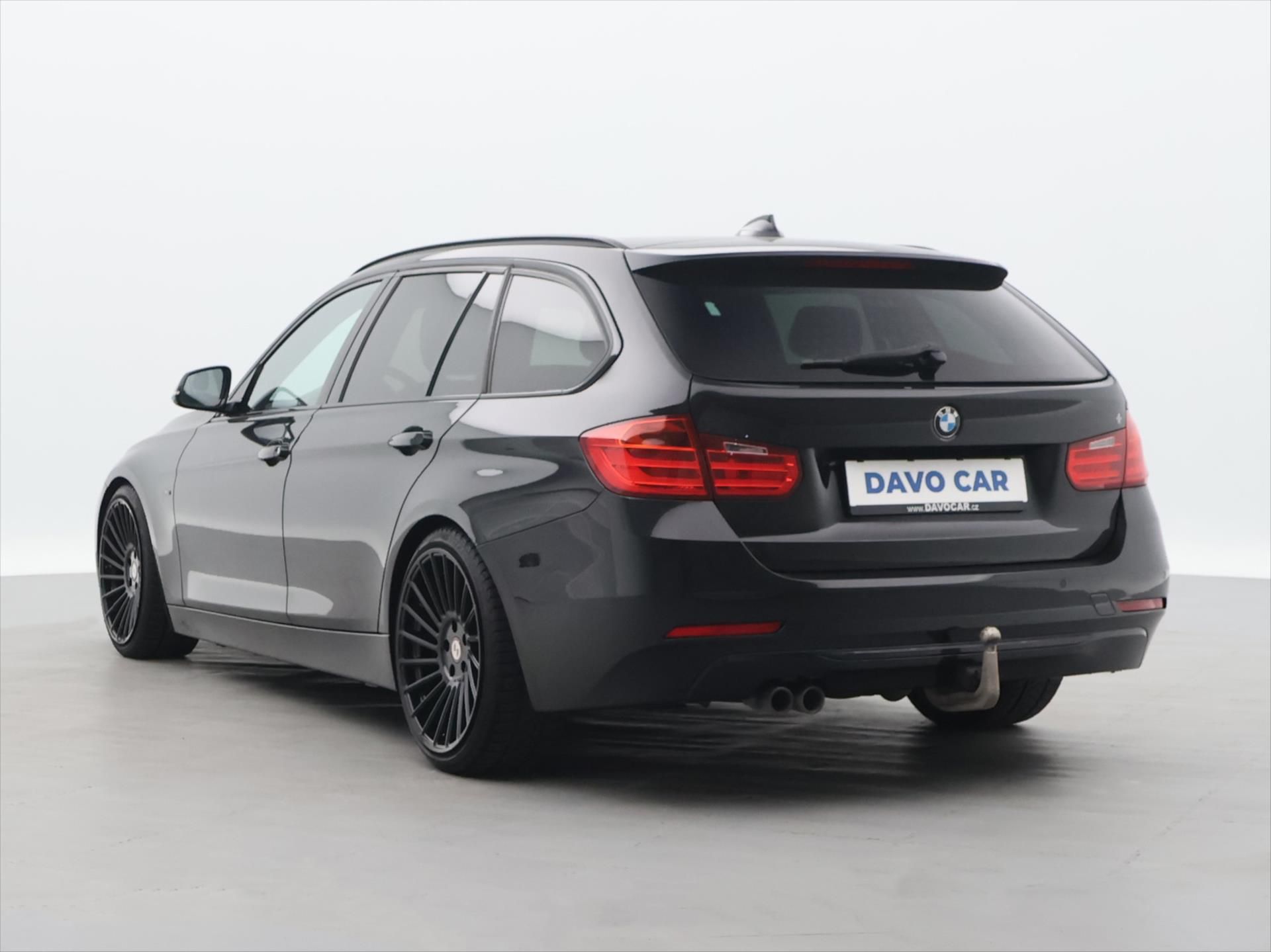 BMW Řada 3, 3,0 330d 210kW Aut. xDrive - fotka 5