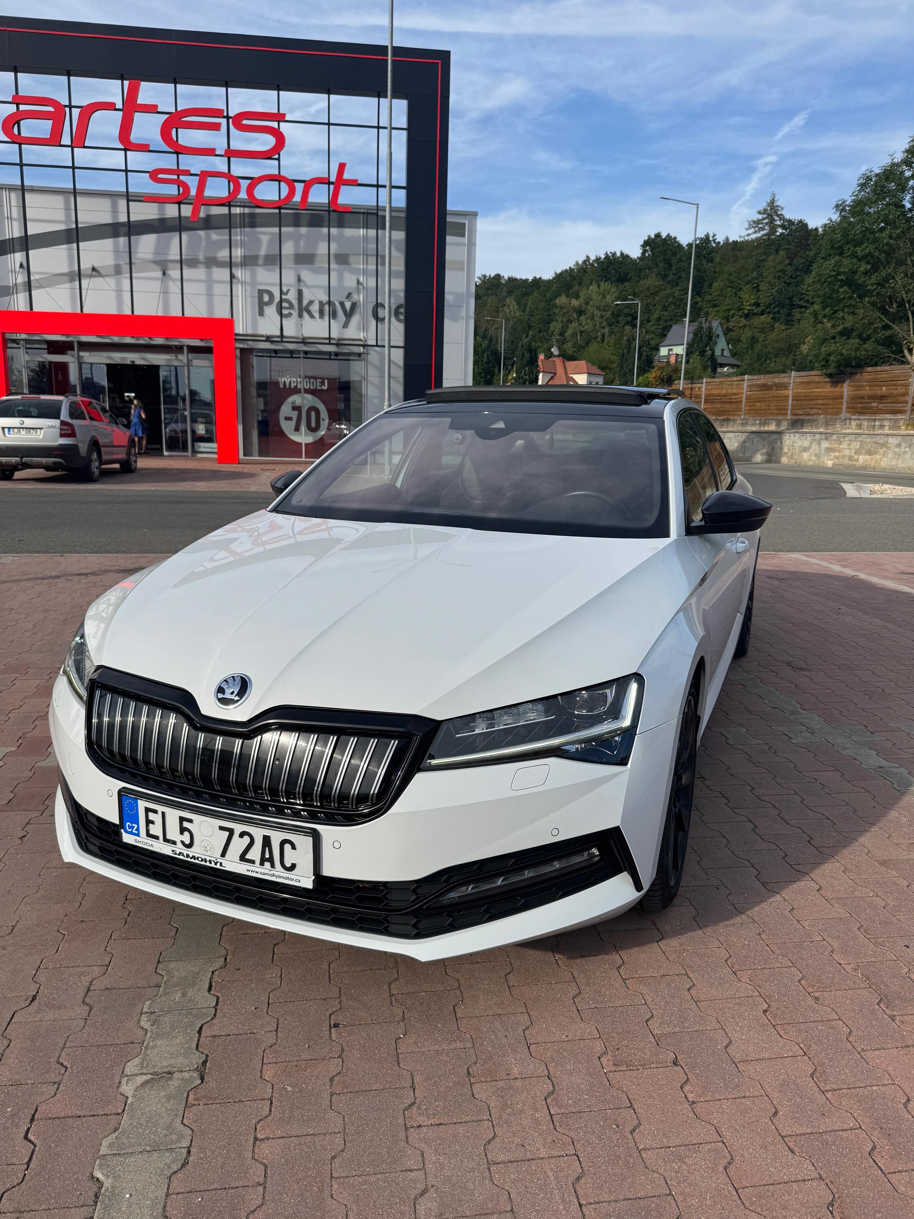 Škoda Superb, Škoda Superb III iV SportLine - fotka 4