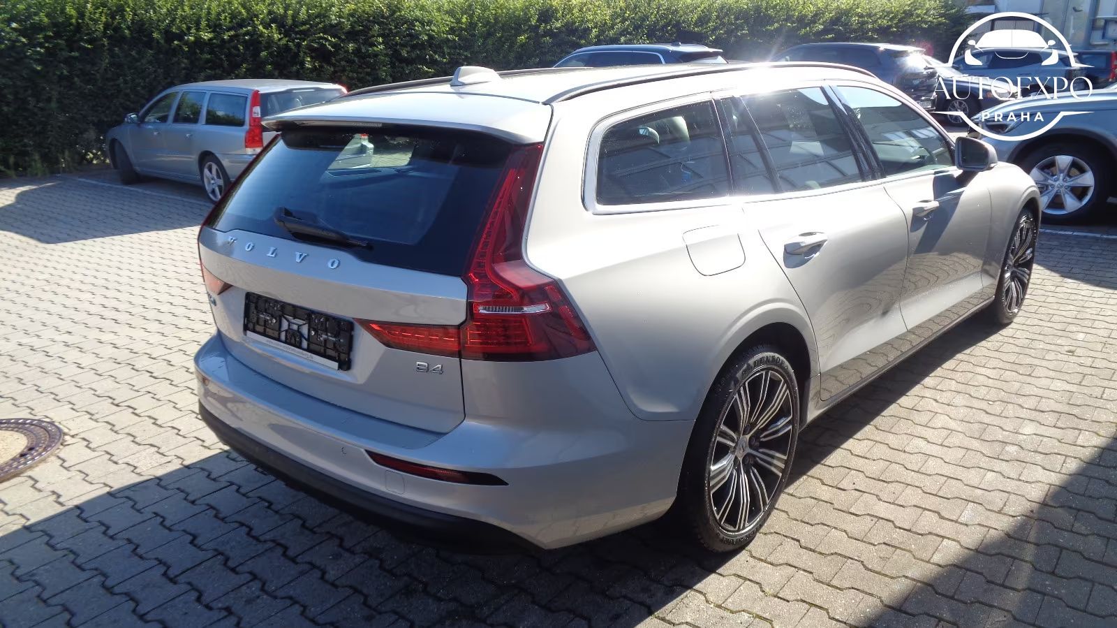 Volvo V60, B4 Core - fotka 3